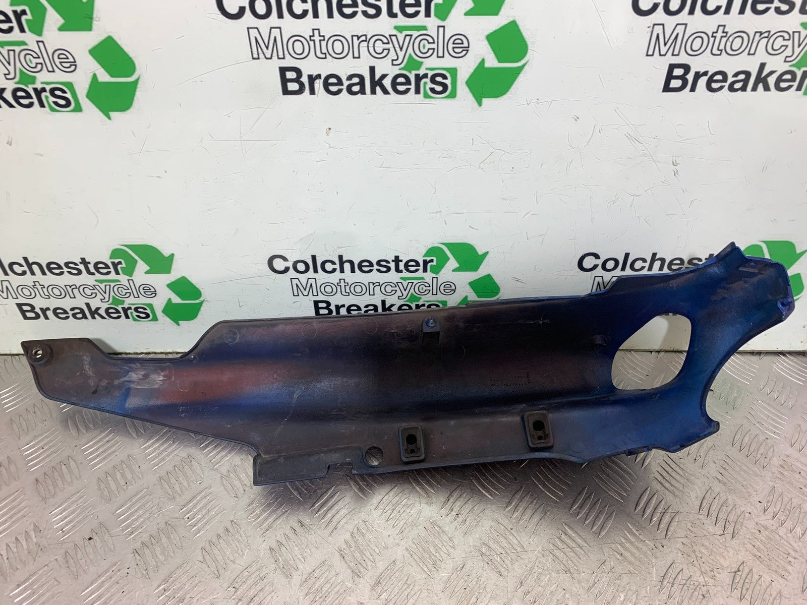 KAWASAKI ZZR1100 D LEFT SEAT PANEL  YEAR 1993-2001 (CMB1289)