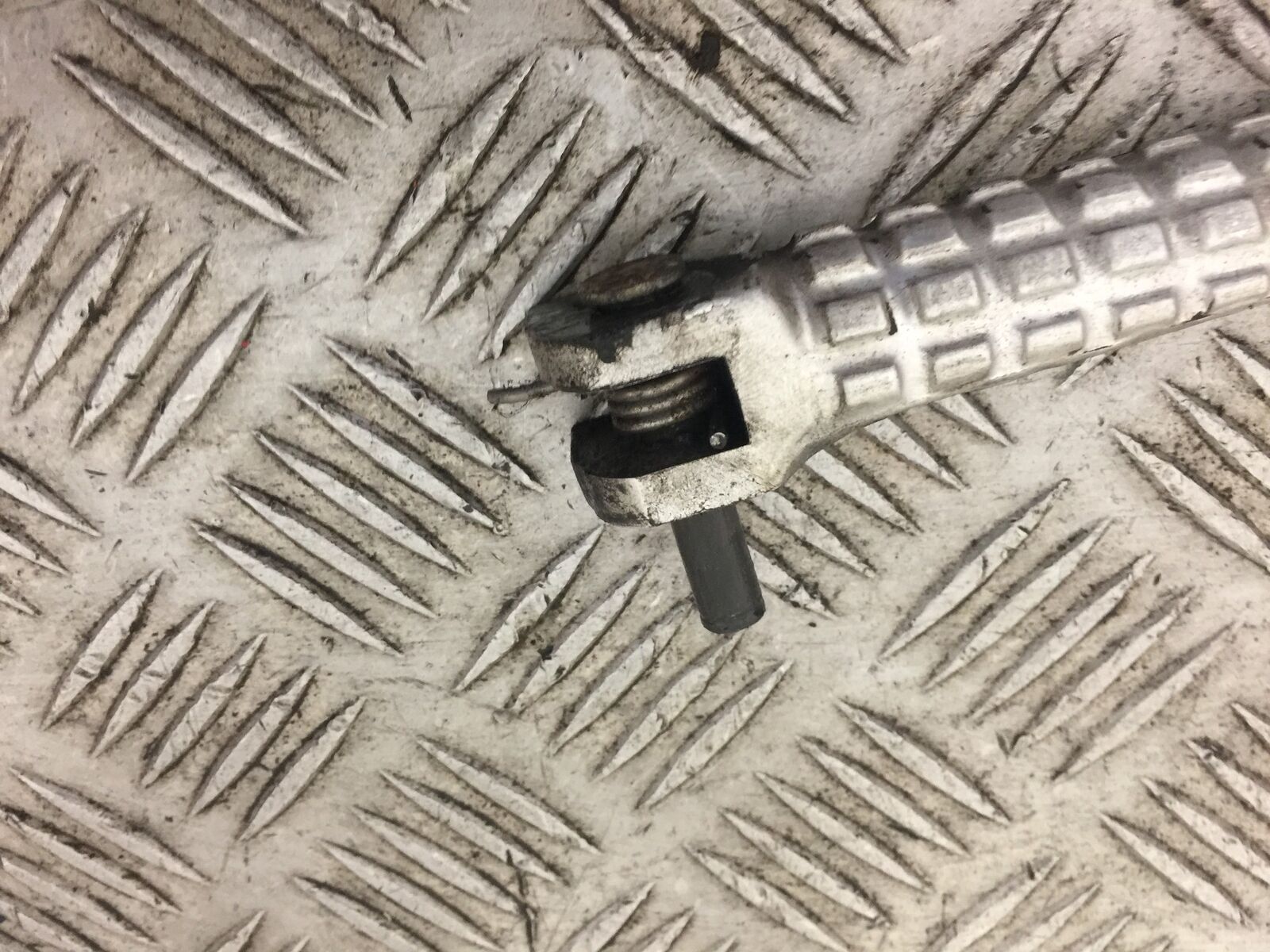MOTO GUZZI SPORT 4V FRONT RIGHT PEG YEAR 2009 (STOCK 469)