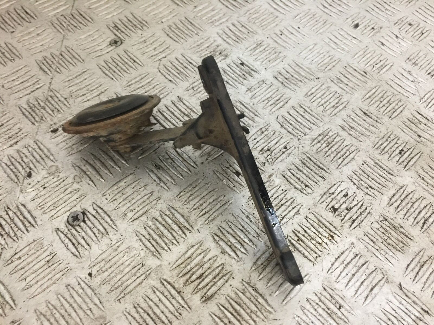 TRIUMPH TROPHY 1215 SE HORN AND BRACKET  2012-2017 (STOCK 740)