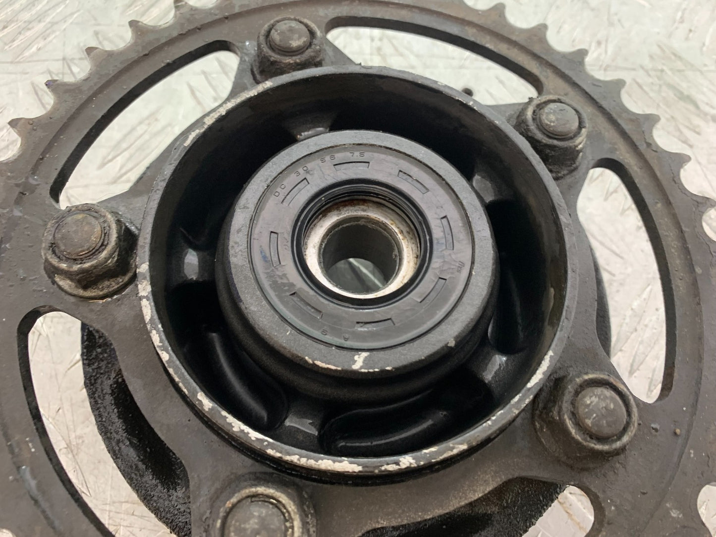 HONDA CB650F CB 650 FA-E REAR SPROCKET CARRIER   YEAR 2014-2017 (CMB1226)