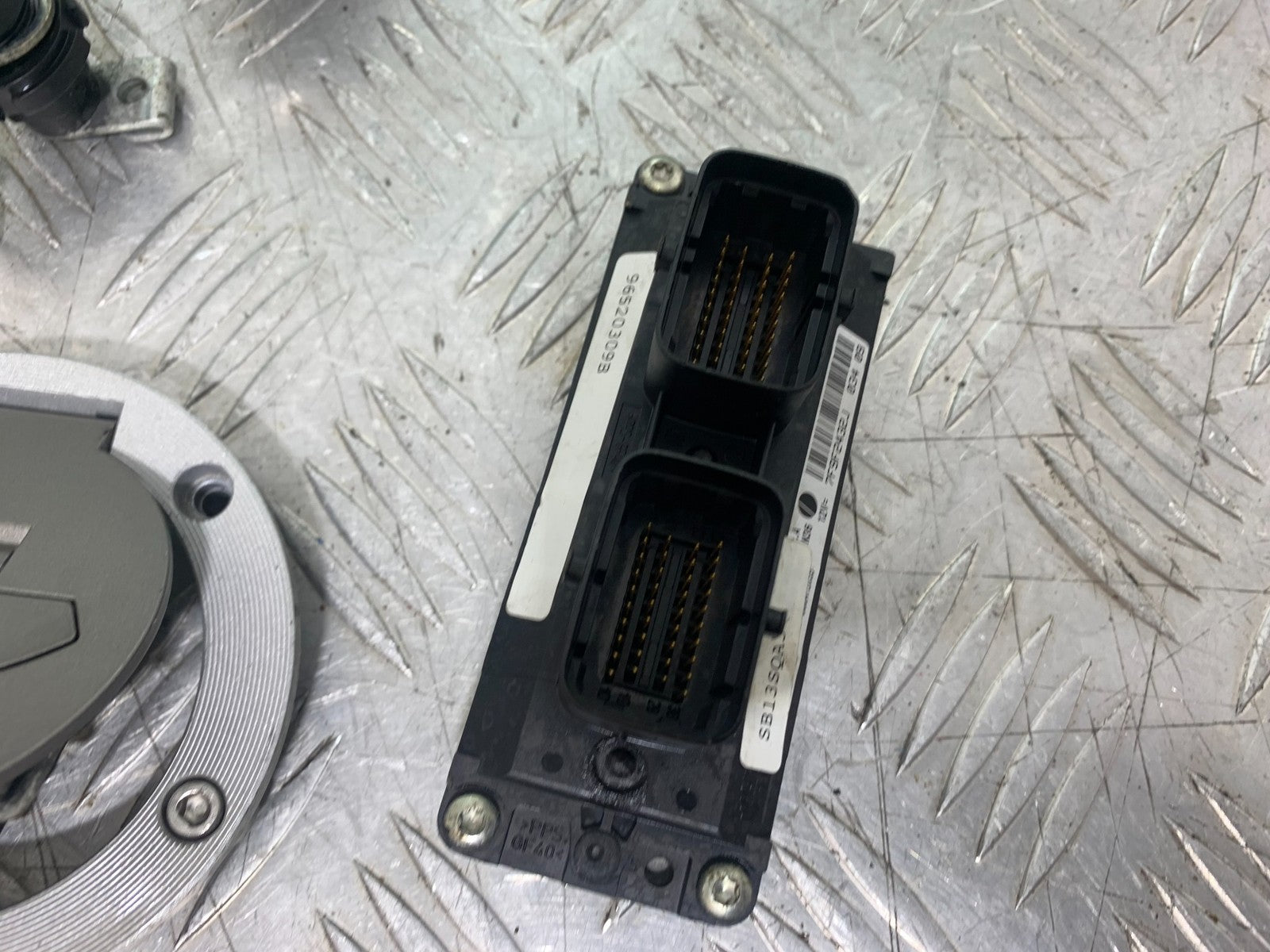 DUCATI 1198 S ECU LOCKS CLOCKS KEYS CODE   YEAR 2009-2011 (CMB1219)
