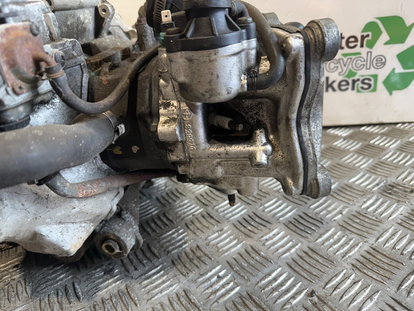 PIAGGIO VESPA GT125 L ENGINE YEAR 2003 - 2006 (CMB1300)