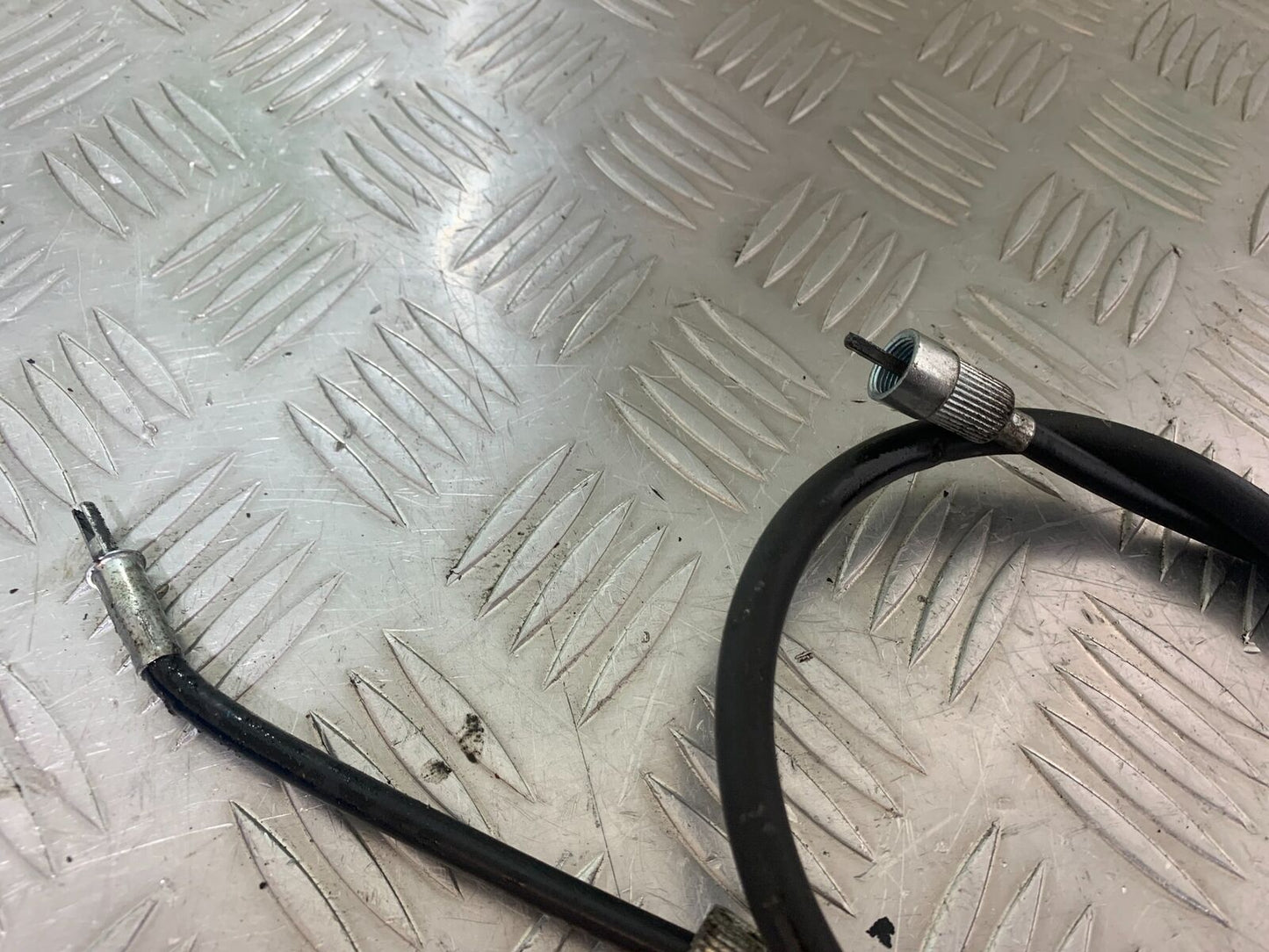 KAWASAKI Z750 ZR750 ZR-7S SPEEDO  CABLE   YEAR 1999-05 (CMB1135)