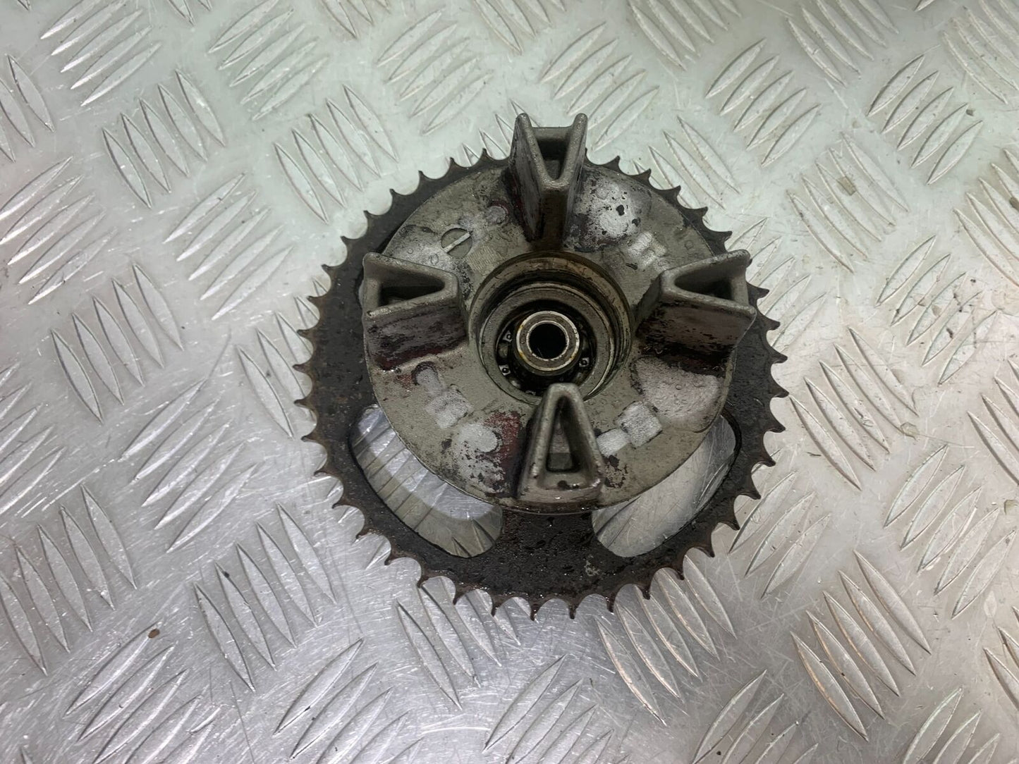 HONDA CBR125 CBR 125 SPROCKET CARRIER  YEAR 2004-06  (CMB1040)