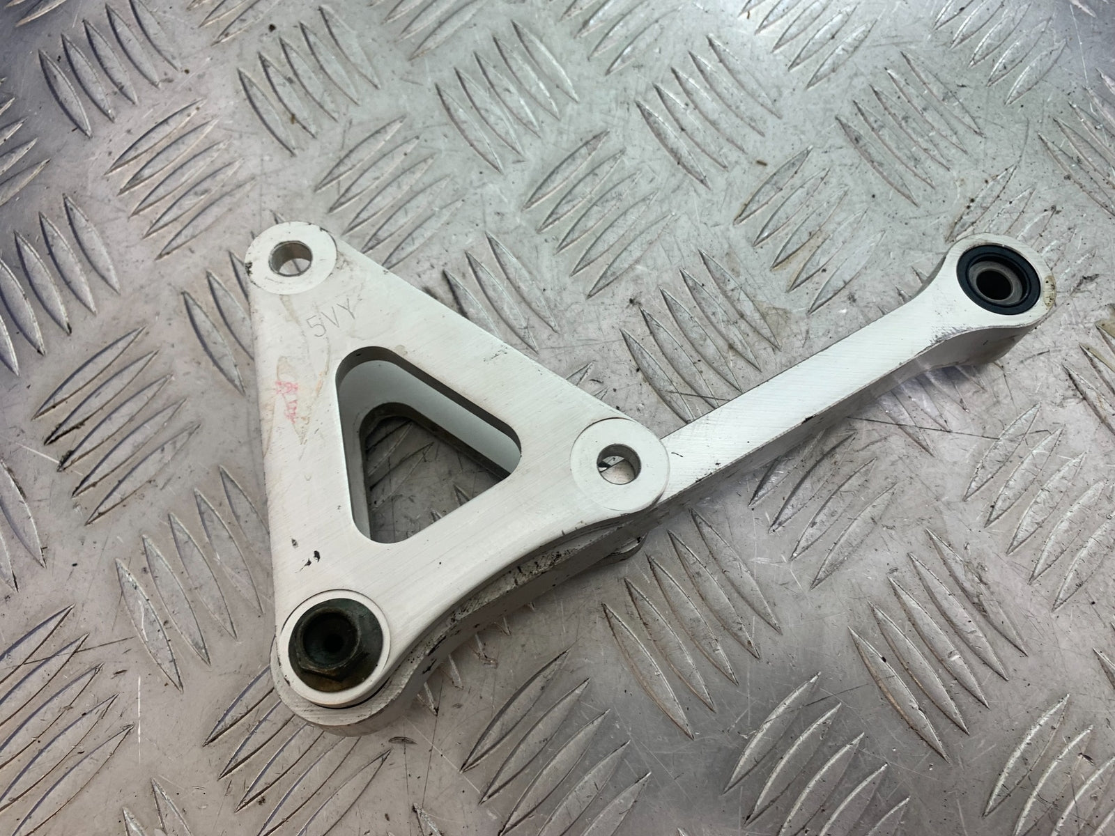 YAMAHA YZF R1 REAR SHOCK LINKAGE YEAR 2004-2006 (CMB1155)