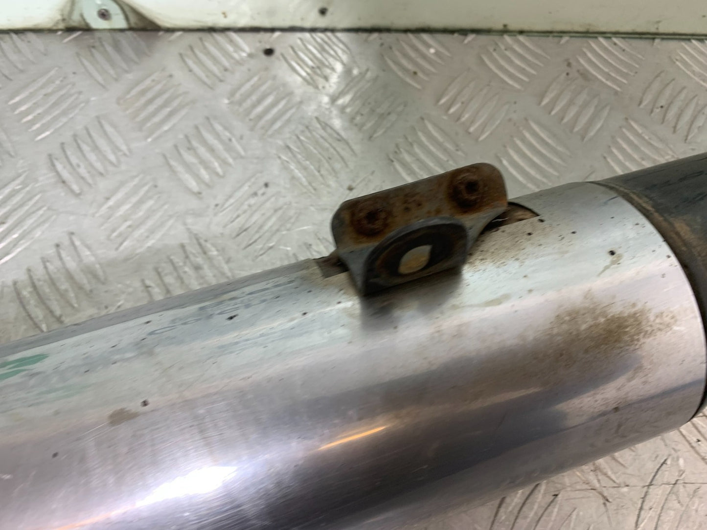 TRIUMPH TROPHY 900 RIGHT SILENCER YEAR 1991-95 (CMB1251)