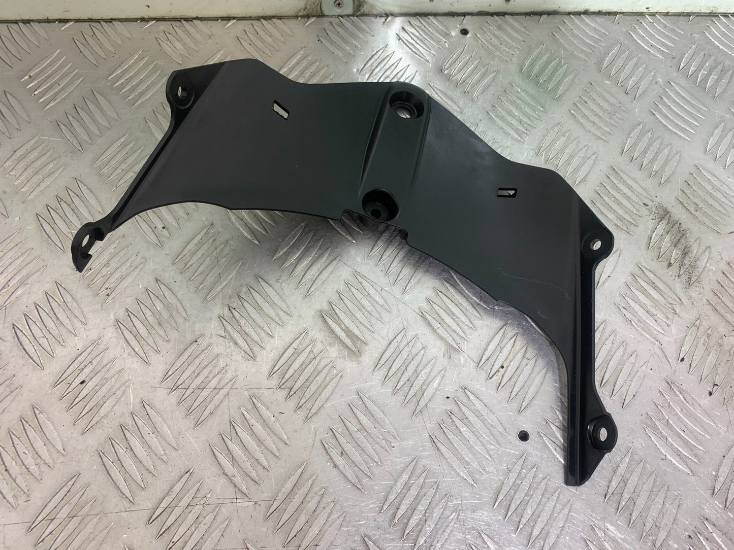 DUCATI 1299 PANIGALE LOWER TOP FAIRING INFILL PANEL  YEAR 2016 (CMB 1187)