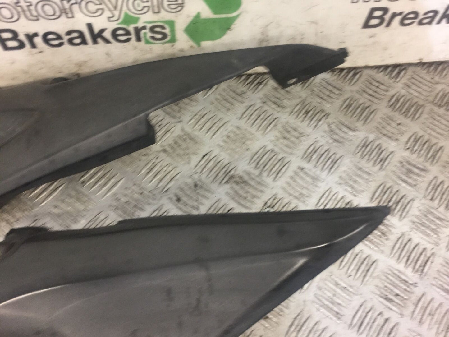 HONDA CBR600 RR CBR 600 RR LEFT & RIGHT SIDE INFILLS  YEAR 2006 (STOCK 489)