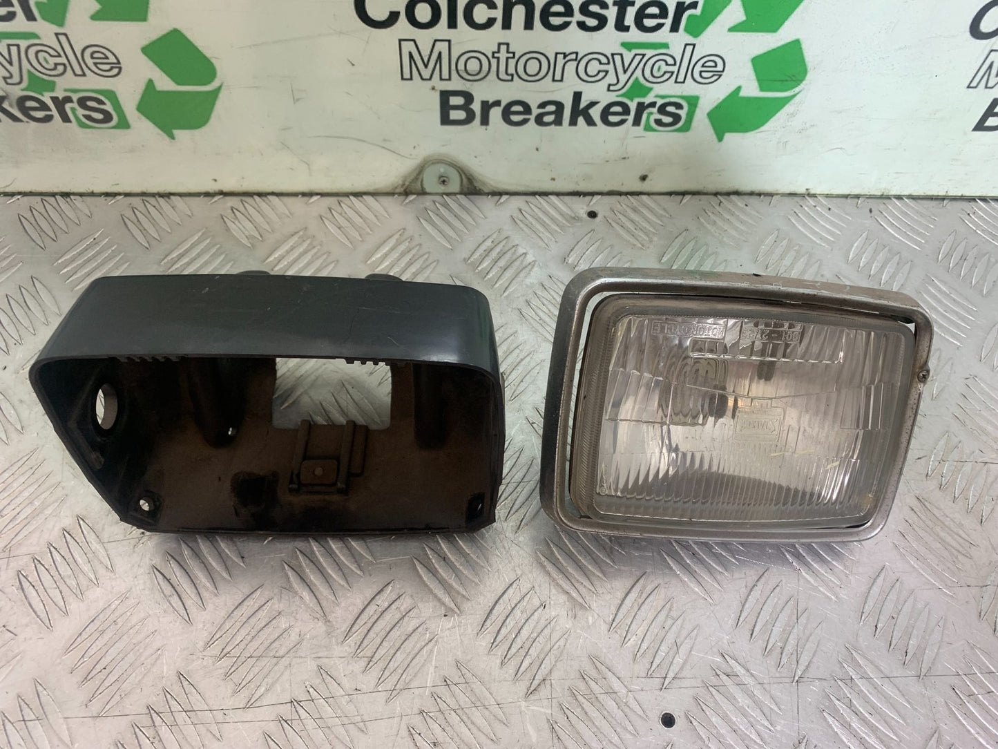 KAWASAKI GT550 GT 550 HEADLIGHT AND BACKING  YEAR 1989-1994