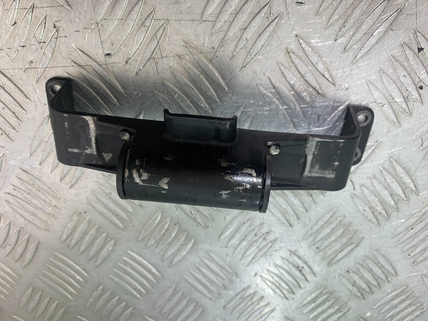 YAMAHA YZF R1 4C8 PETROL TANK BRACKET YEAR 2007-2008 (CMB1237)