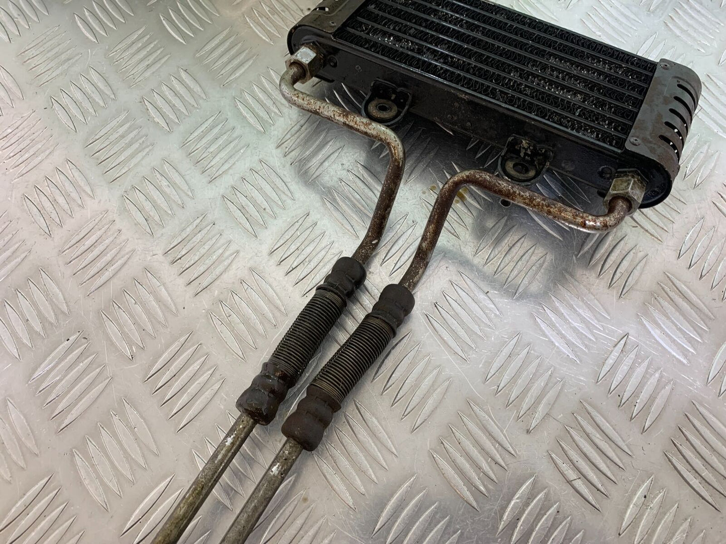 KAWASAKI ZR 750 ZEPHYR OIL COOLER AND LINES  YEAR 1991-95 (CMB1008)