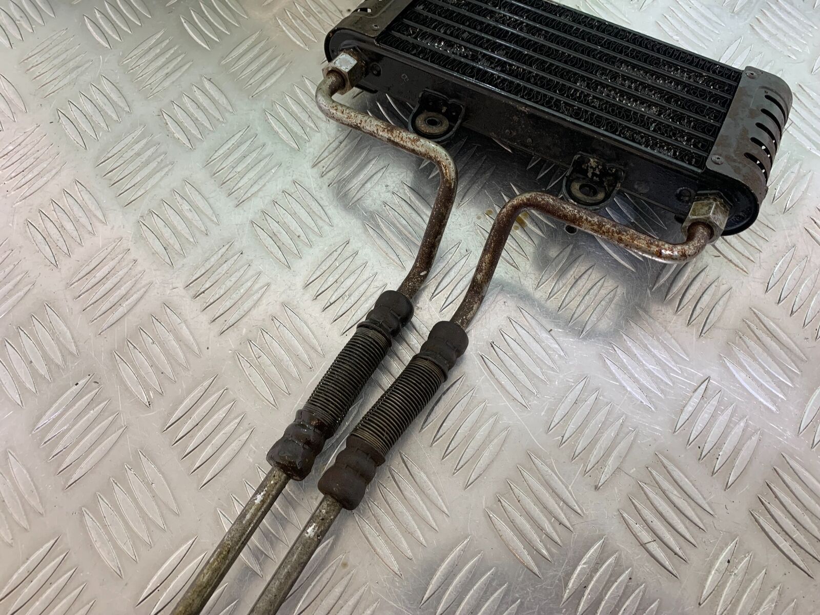 KAWASAKI ZR 750 ZEPHYR OIL COOLER AND LINES  YEAR 1991-95 (CMB1008)