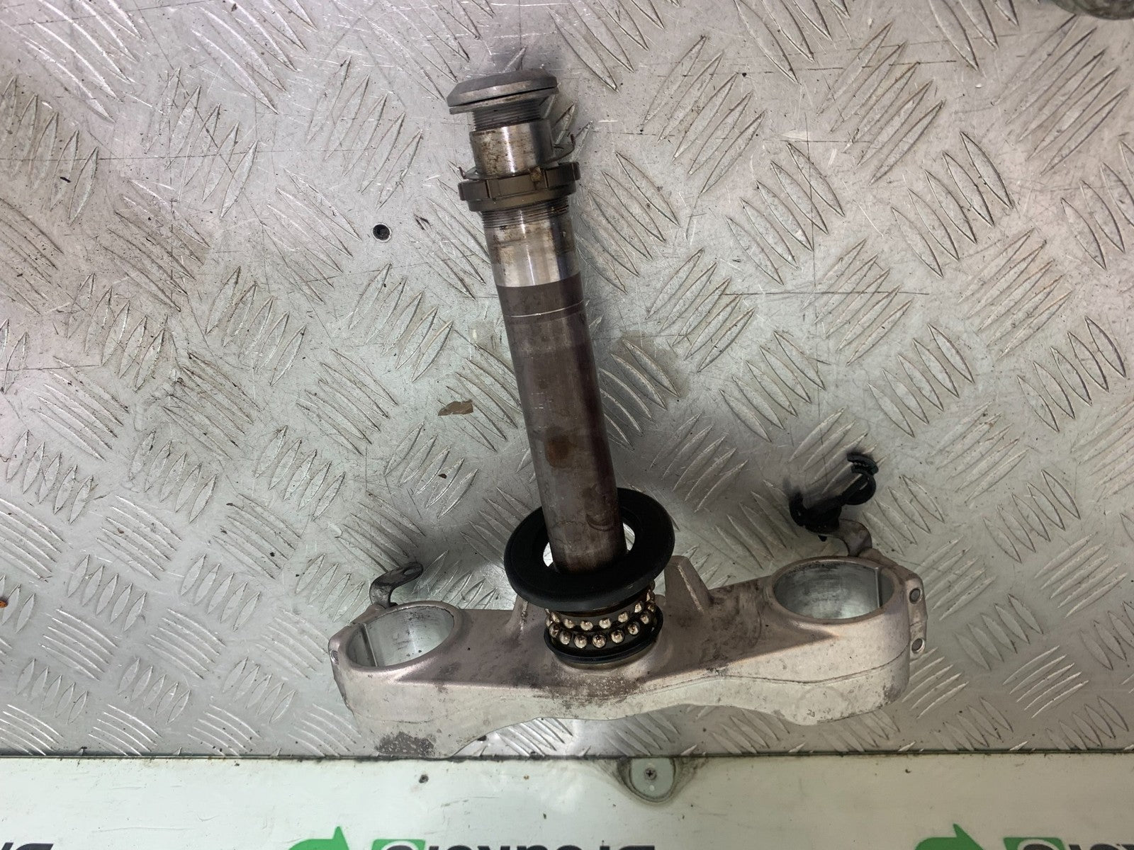 KAWASAKI GTR1400 GTR 1400 BOTTOM YOKE  YEAR 2007-2009 (CMB1174)