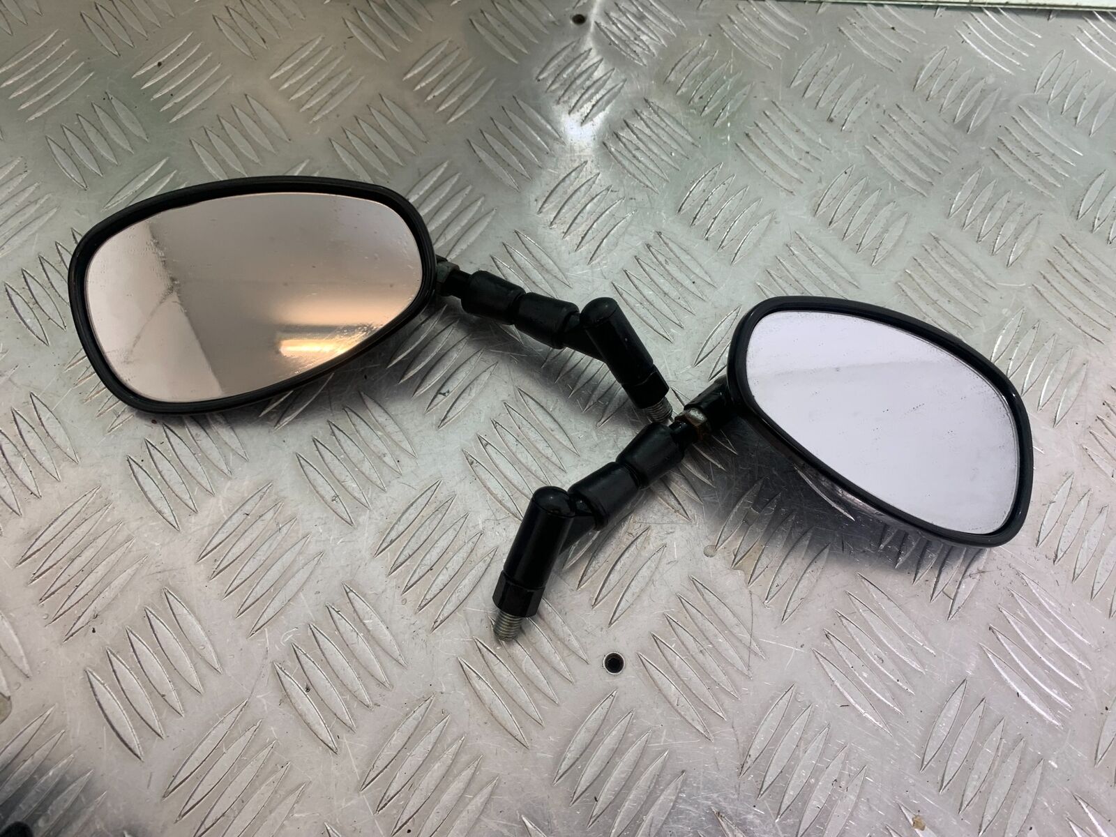 SUZUKI INTRUDER VL800 C800 LEFT AND RIGHT MIRRORS   YEAR 2012-16 (CMB1039)
