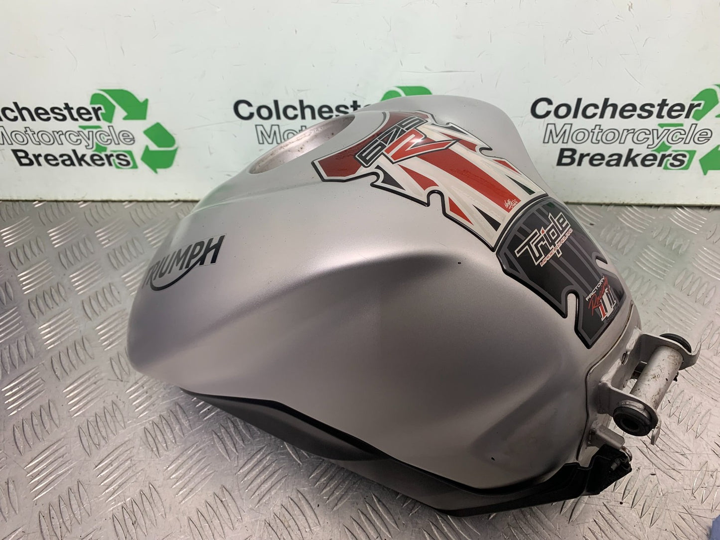 TRIUMPH 675 STREET TRIPLE RX PETROL TANK    2015- 2017 (CMB1299)