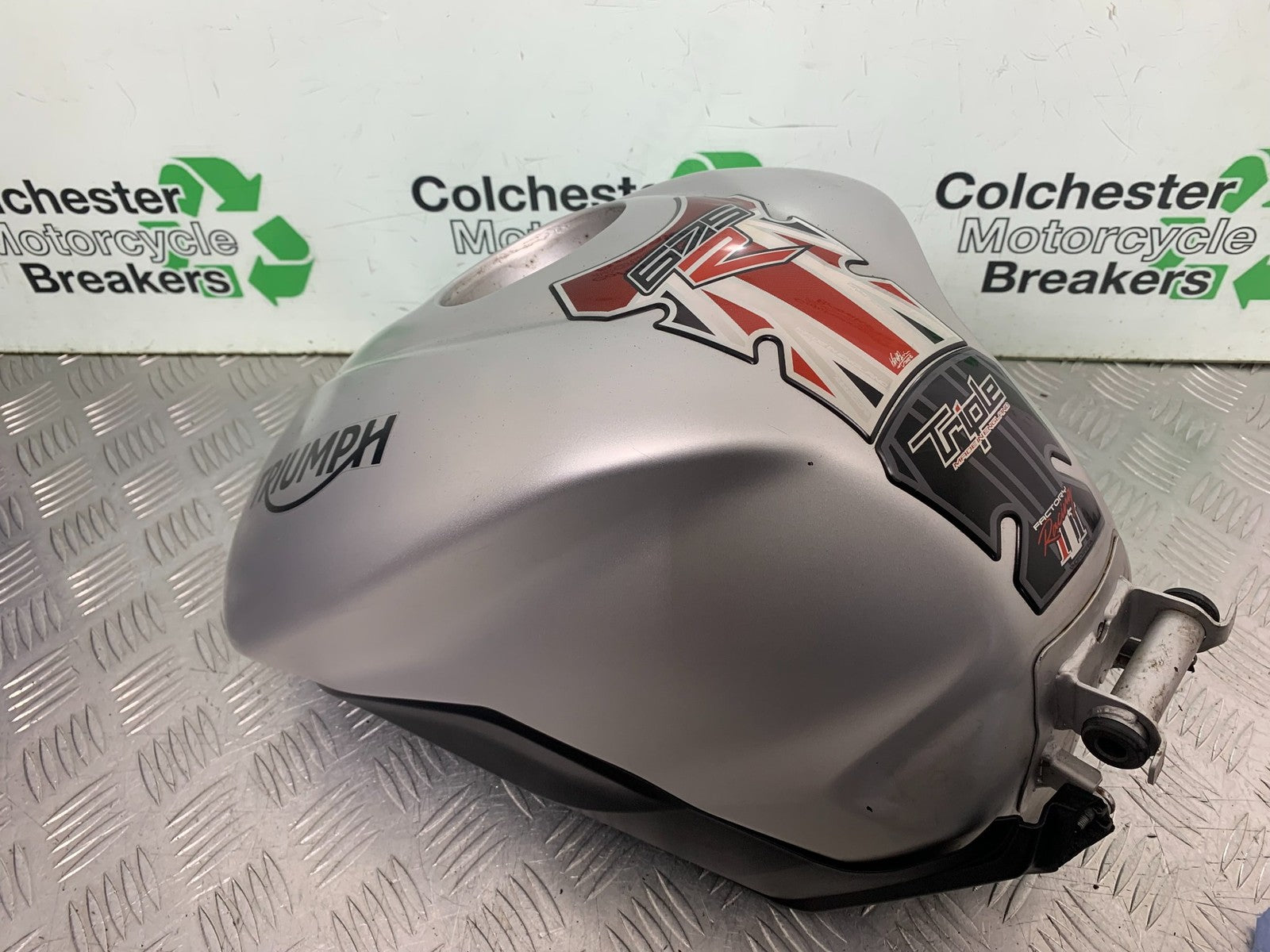 TRIUMPH 675 STREET TRIPLE RX PETROL TANK    2015- 2017 (CMB1299)
