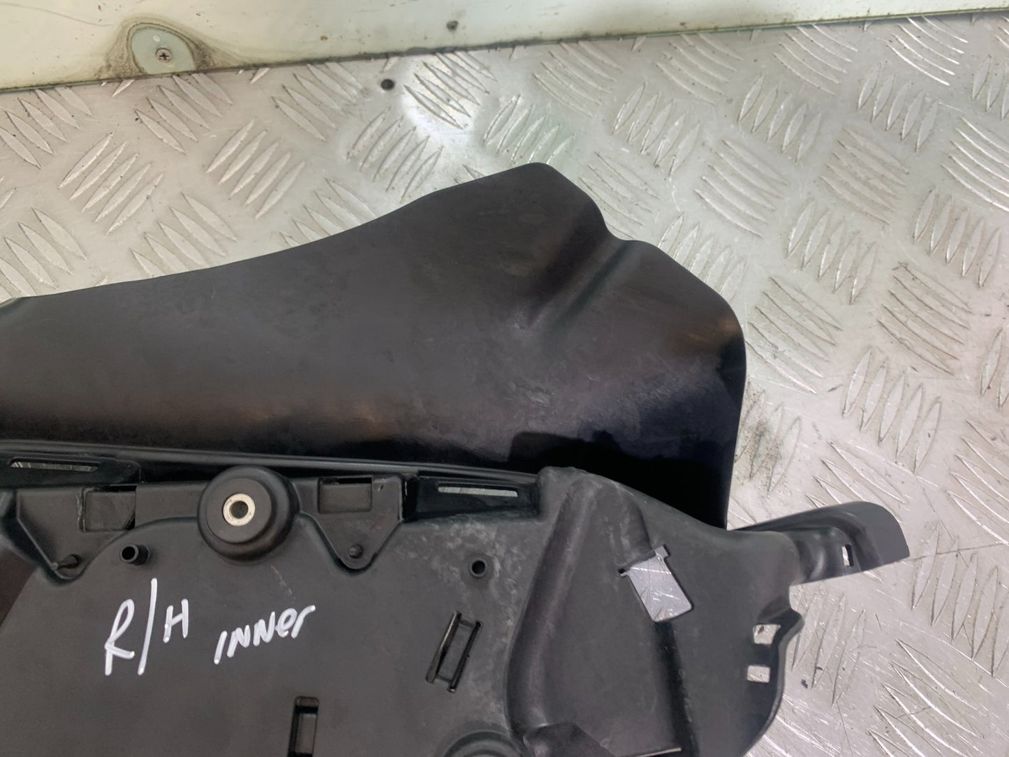 DUCATI 1299 PANIGALE RIGHT INNER INFILL COVER   YEAR 2016 (CMB 1187)