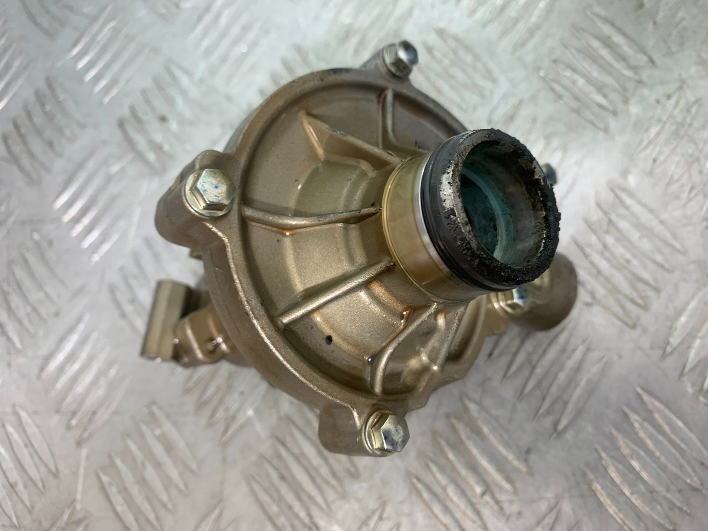 TRIUMPH 675 STREET TRIPLE OIL PUMP  2013-2016 (CMB1186)