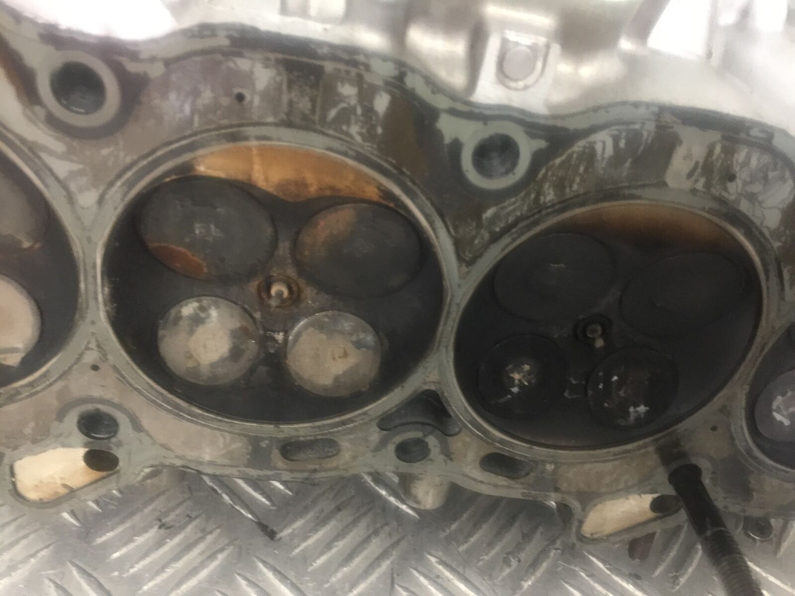HONDA CBR1000 rr FIREBLADE CYLINDER HEAD   YEAR 2004  (STOCK 853)