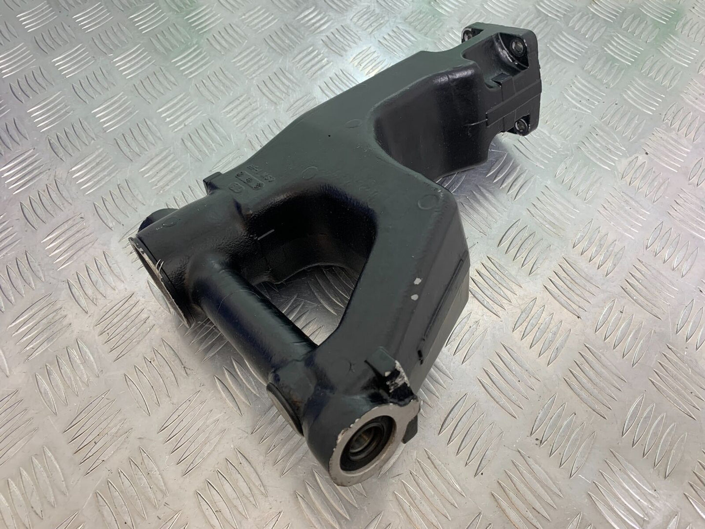 HONDA NTV 650 REVERE SWINGARM  YEAR 1988-1996 (CMB1025))