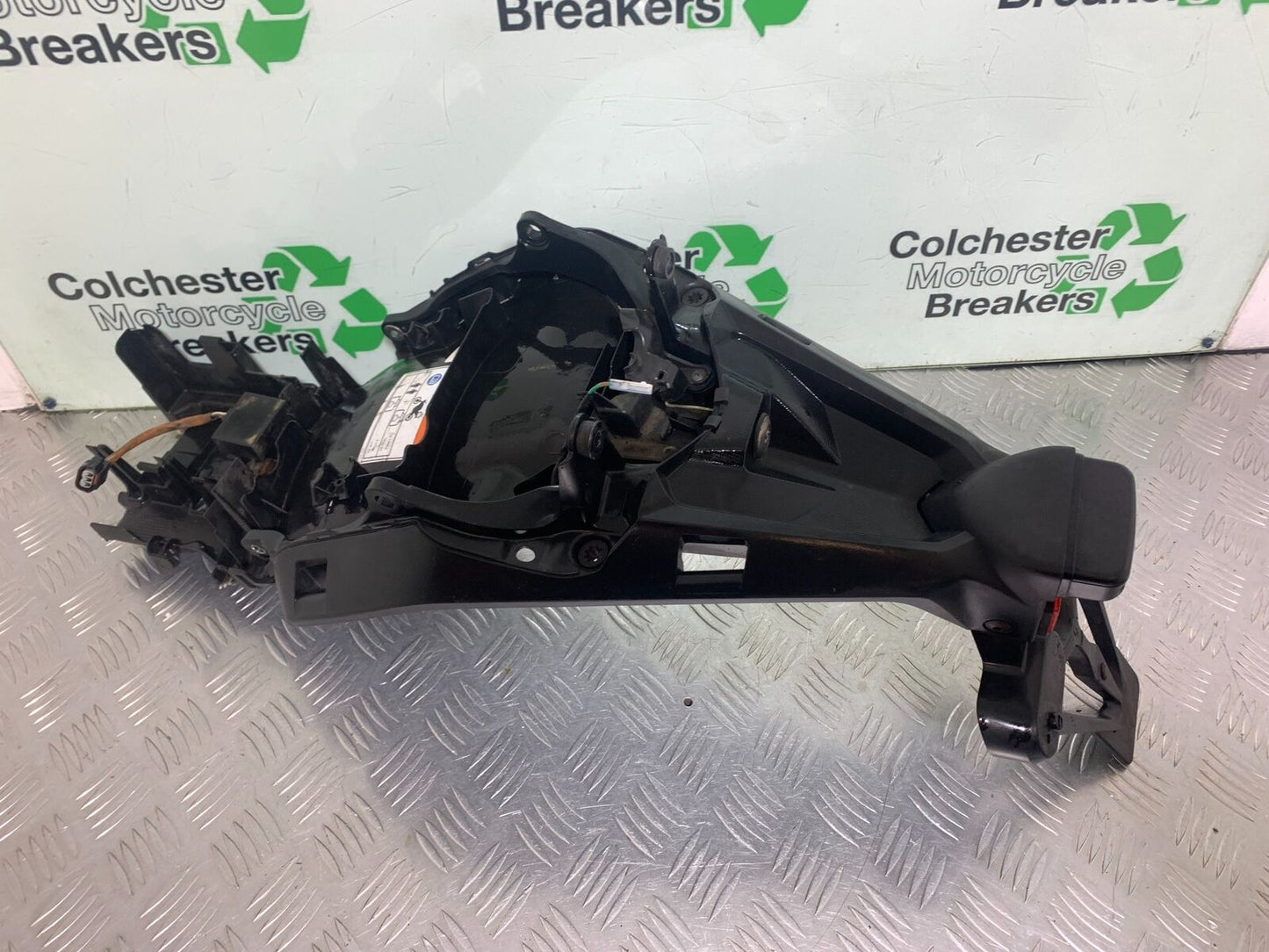 HONDA VFR1200 VFR 1200 FA UNDERTRAY  YEAR 2010-11 CMB1088)