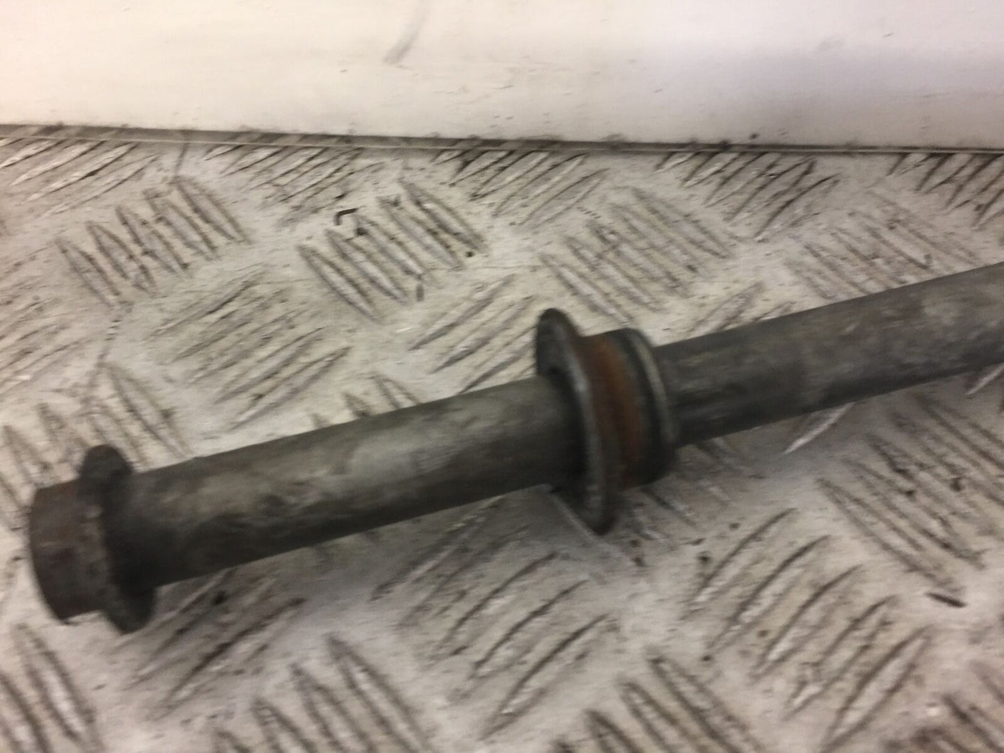 HONDA NT700 NT 700 V DEAUVILLE REAR WHEEL SPINDLE YEAR 2008 (STOCK 322)