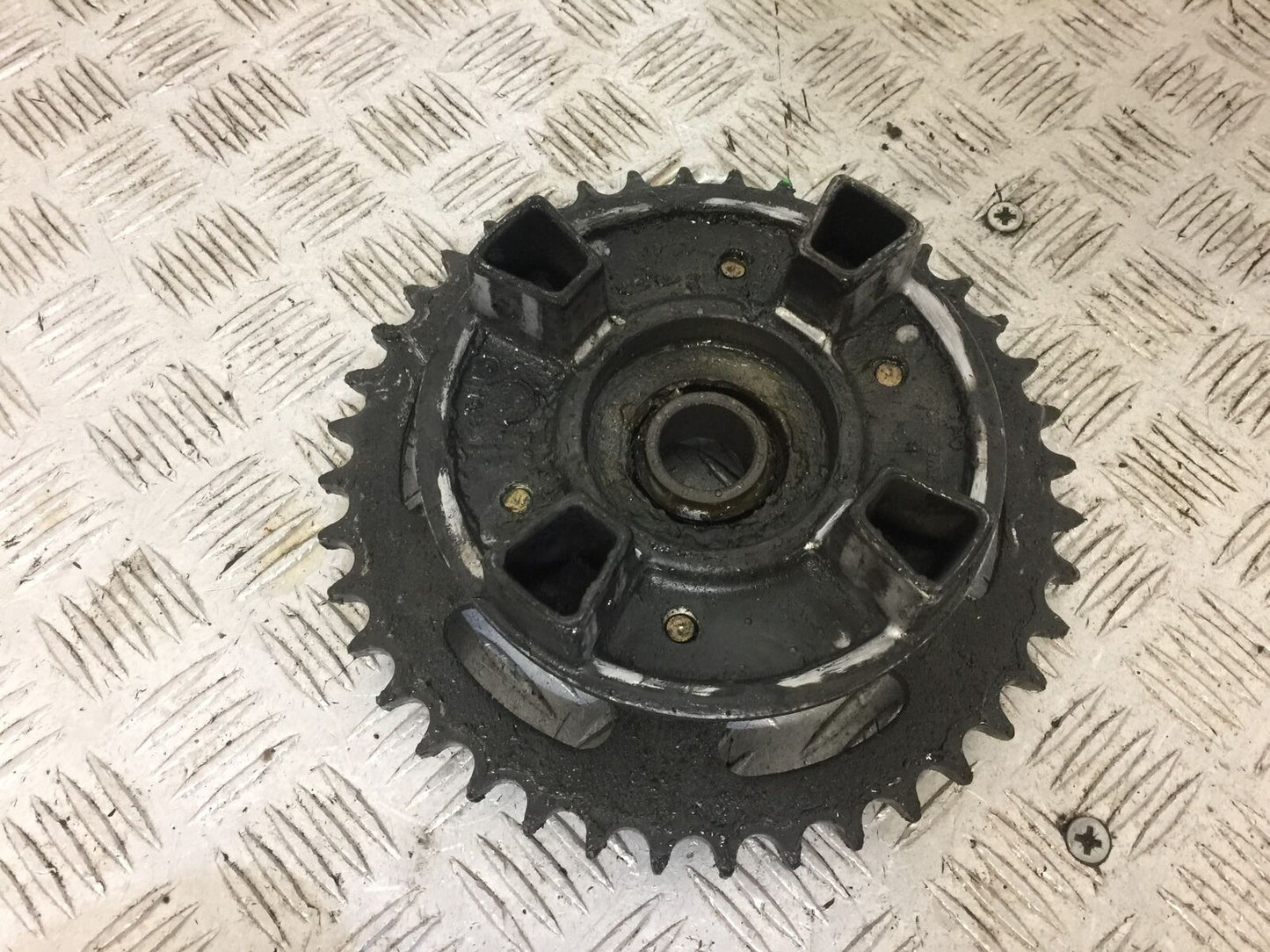KAWASAKI ZX6R ZX6 G REAR SPROCKET CARRIER YEAR 1998-99 (STOCK 684)