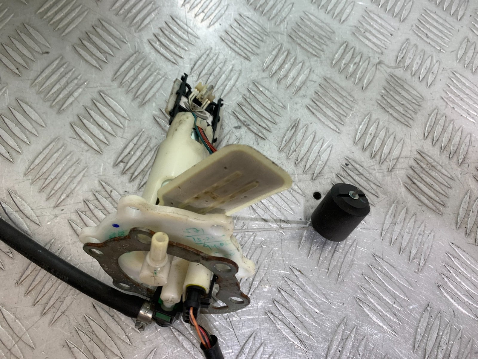 KTM DUKE 390 PETROL PUMP  YEAR 2017- 2023 (CMB1314)