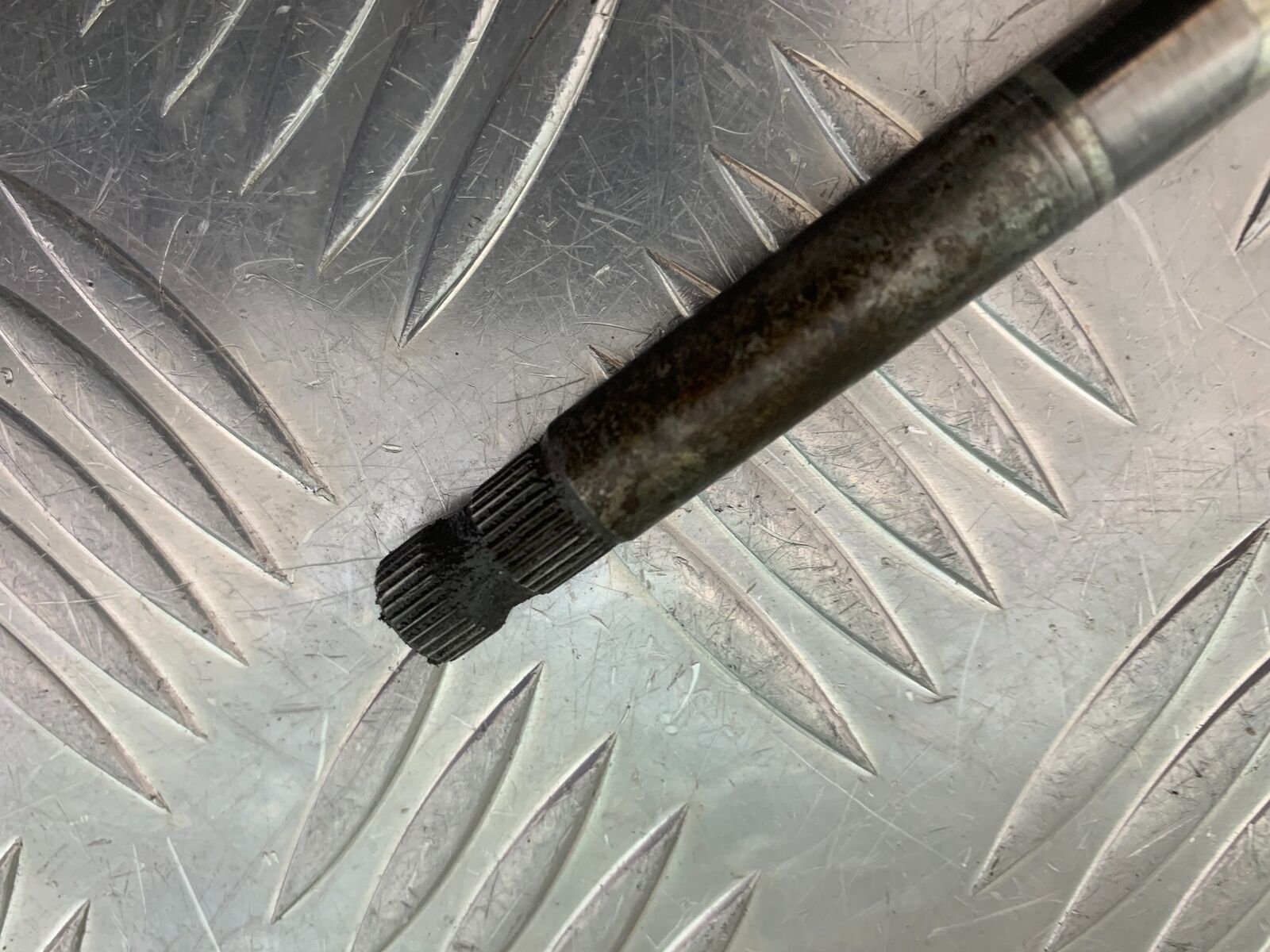 YAMAHA XT125X XT125 X GEAR LEVER  SHAFT  YEAR 2008 (STOCK 857)