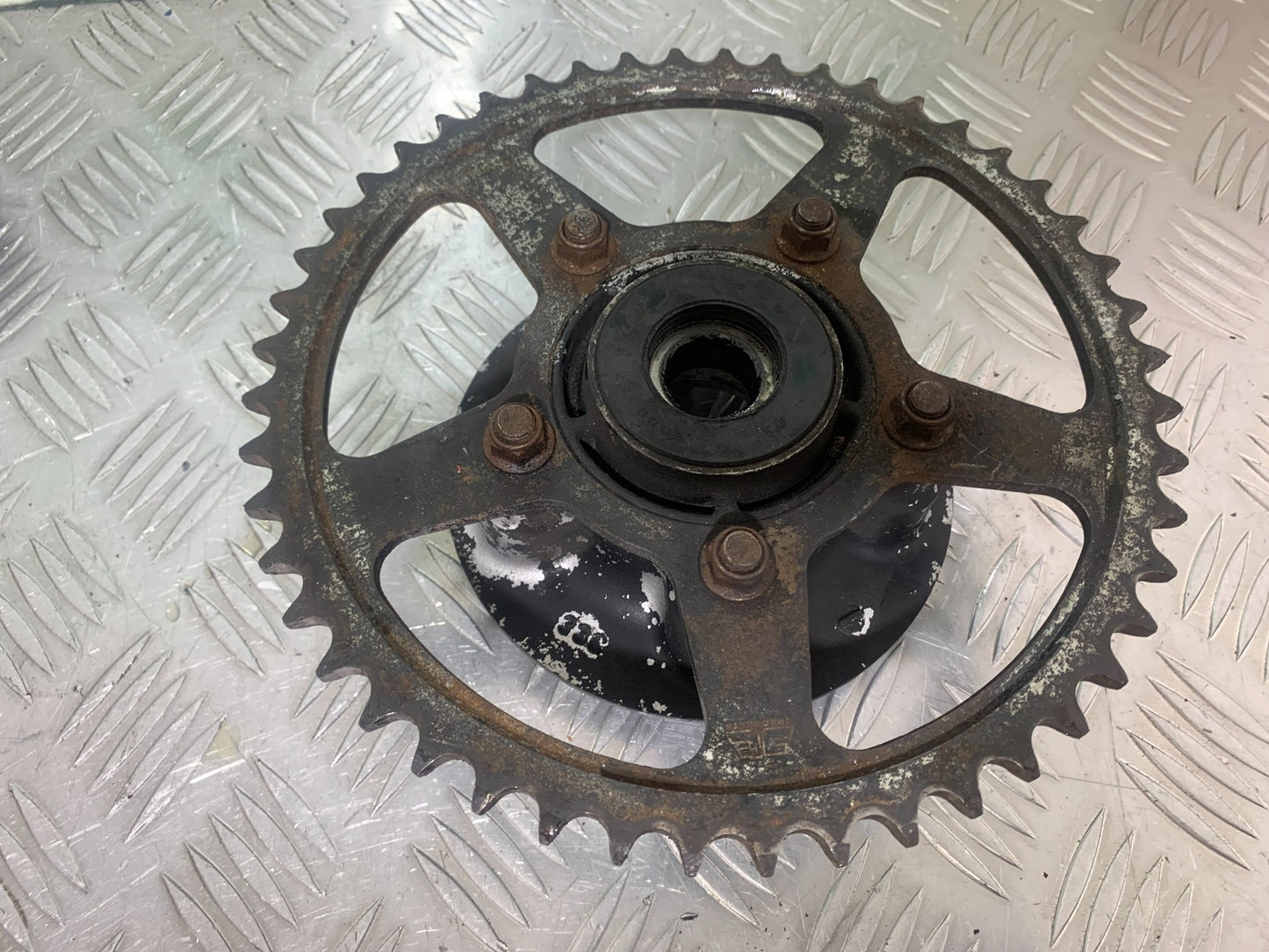 SUZUKI GSF650 GSF 650 SPROCKET CARRIER    YEAR 2007-2009  (CMB1161)