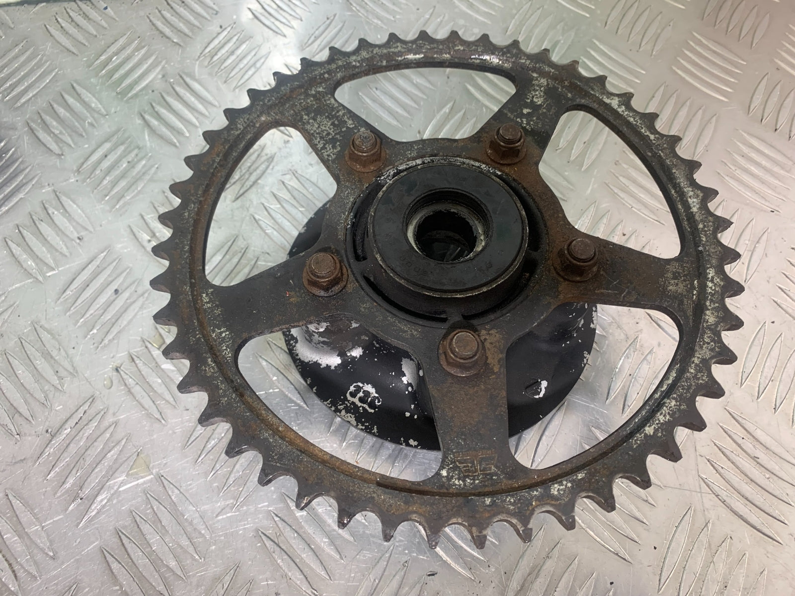 SUZUKI GSF650 GSF 650 SPROCKET CARRIER    YEAR 2007-2009  (CMB1161)