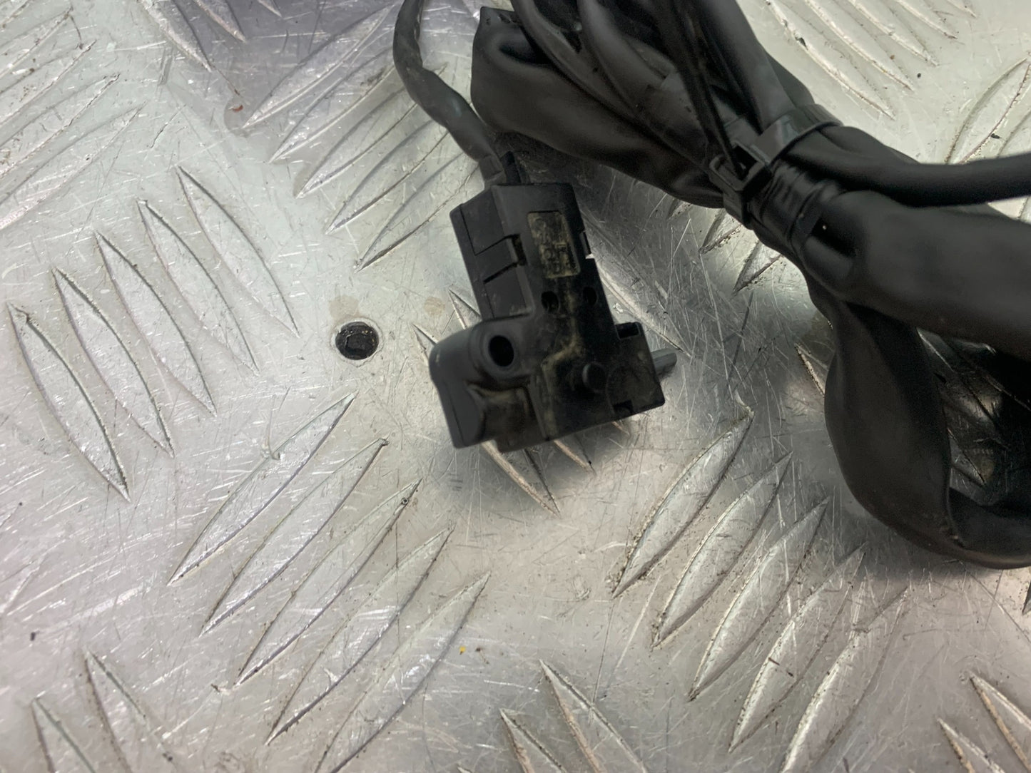 TRIUMPH TRIDENT 660 LEFT SWITCH GEAR   YEAR 2021-2024 (CMB1148)