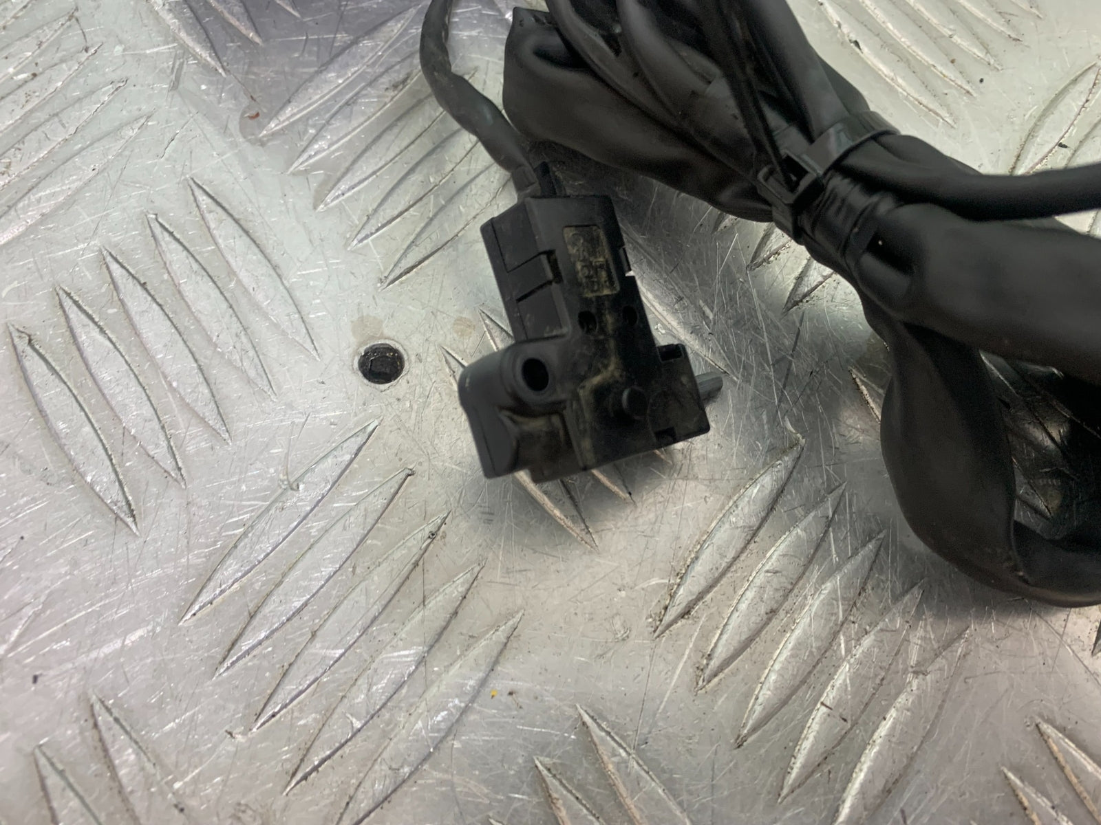 TRIUMPH TRIDENT 660 LEFT SWITCH GEAR   YEAR 2021-2024 (CMB1148)