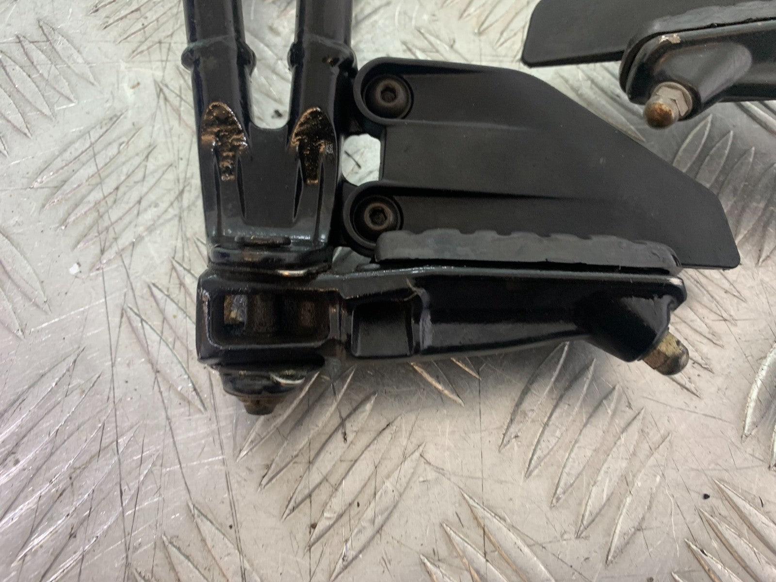 KTM DUKE 125 REAR HANGER AND PEGS   YEAR 2017-2022 (CMB1222)