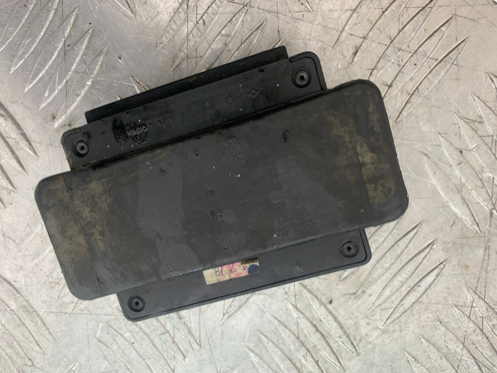 KAWASAKI GPZ600 GPZ 600 FUSE BOX YEAR 1988-90 (CMB1258)