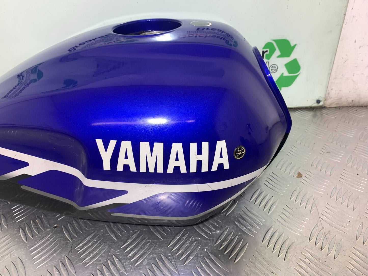 YAMAHA XJR1300 XJR 1300 PETROL TANK  YEAR 1999-2003 (CMB1055)