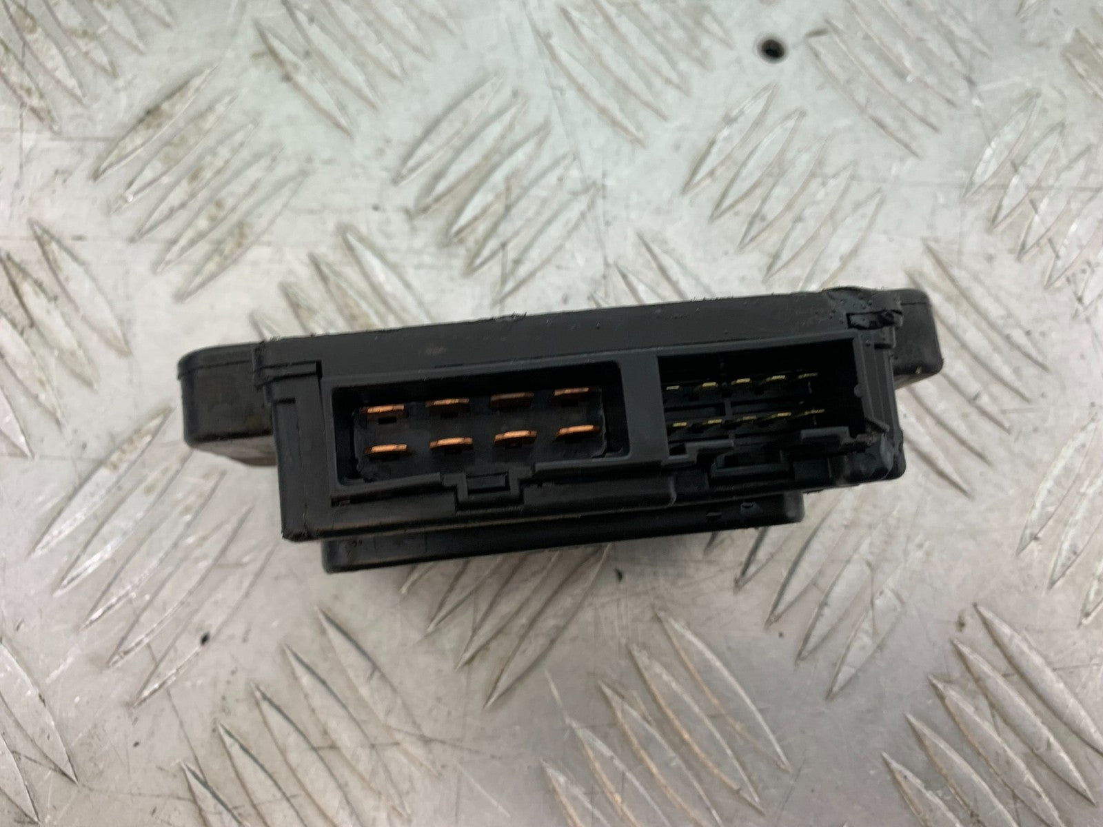 KAWASAKI ZZR1100 D FUSE BOX YEAR 1993-2001 (CMB1189)