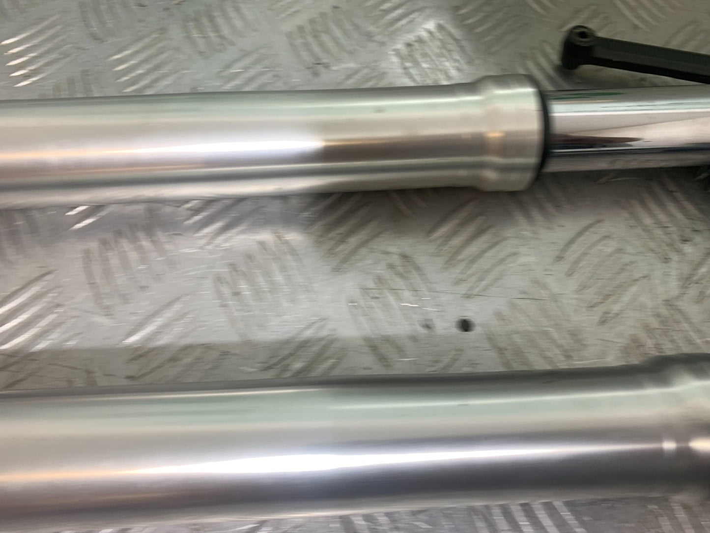 KAWASAKI GTR1400 GTR 1400 FORKS   YEAR 2007-2009 (CMB1174)