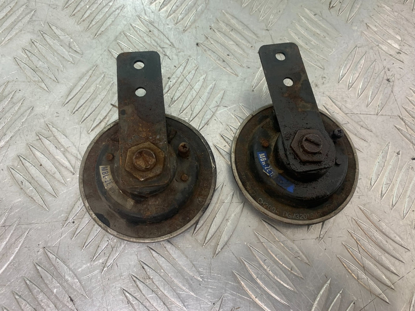 HONDA GL500 GL 500 SILVERWING HORNS  YEAR 1981-82 (CMB1168)