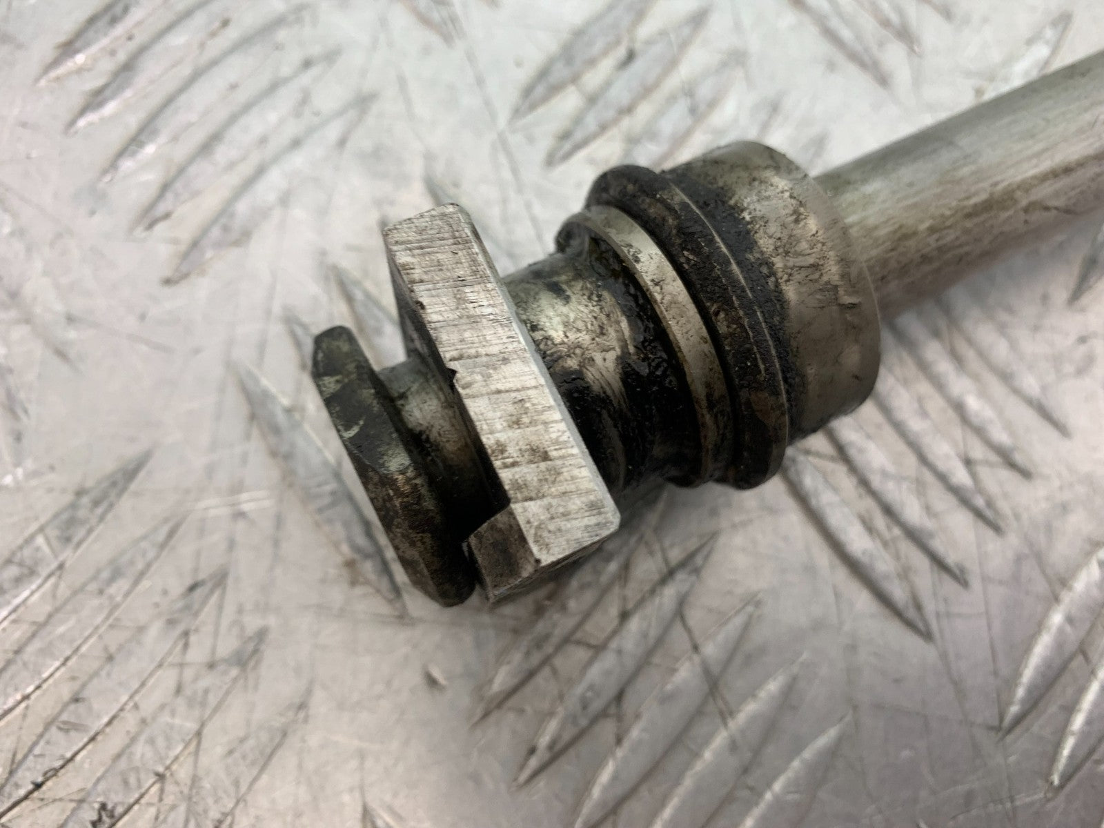 KAWASAKI ZX10R ZX10 R REAR WHEEL SPINDLE  2008-2010 (CMB1301)