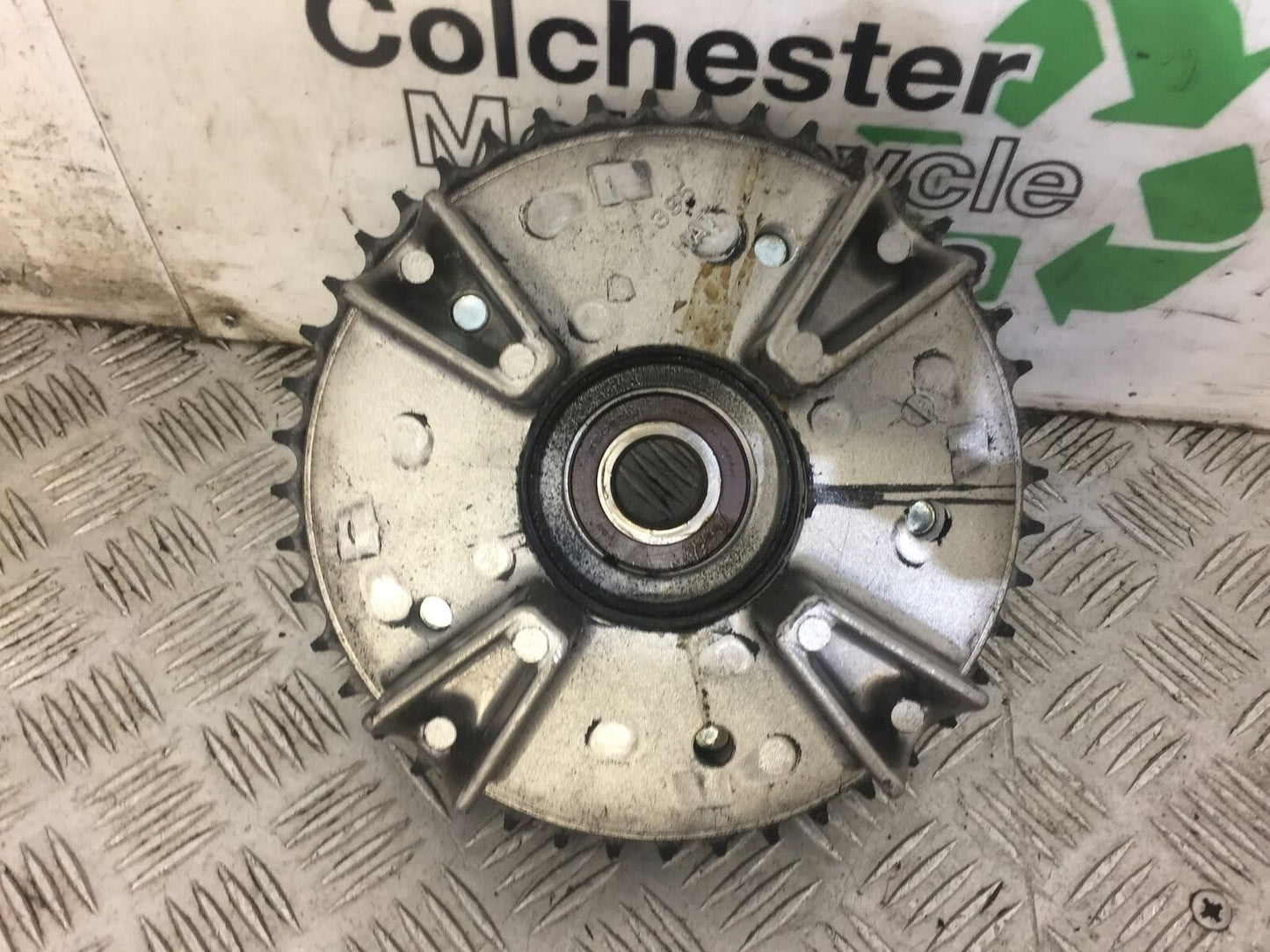 HONDA CBR1100 BLACKBIRD REAR SPROCKET CARRIER  YEAR 2002 (STOCK 461)