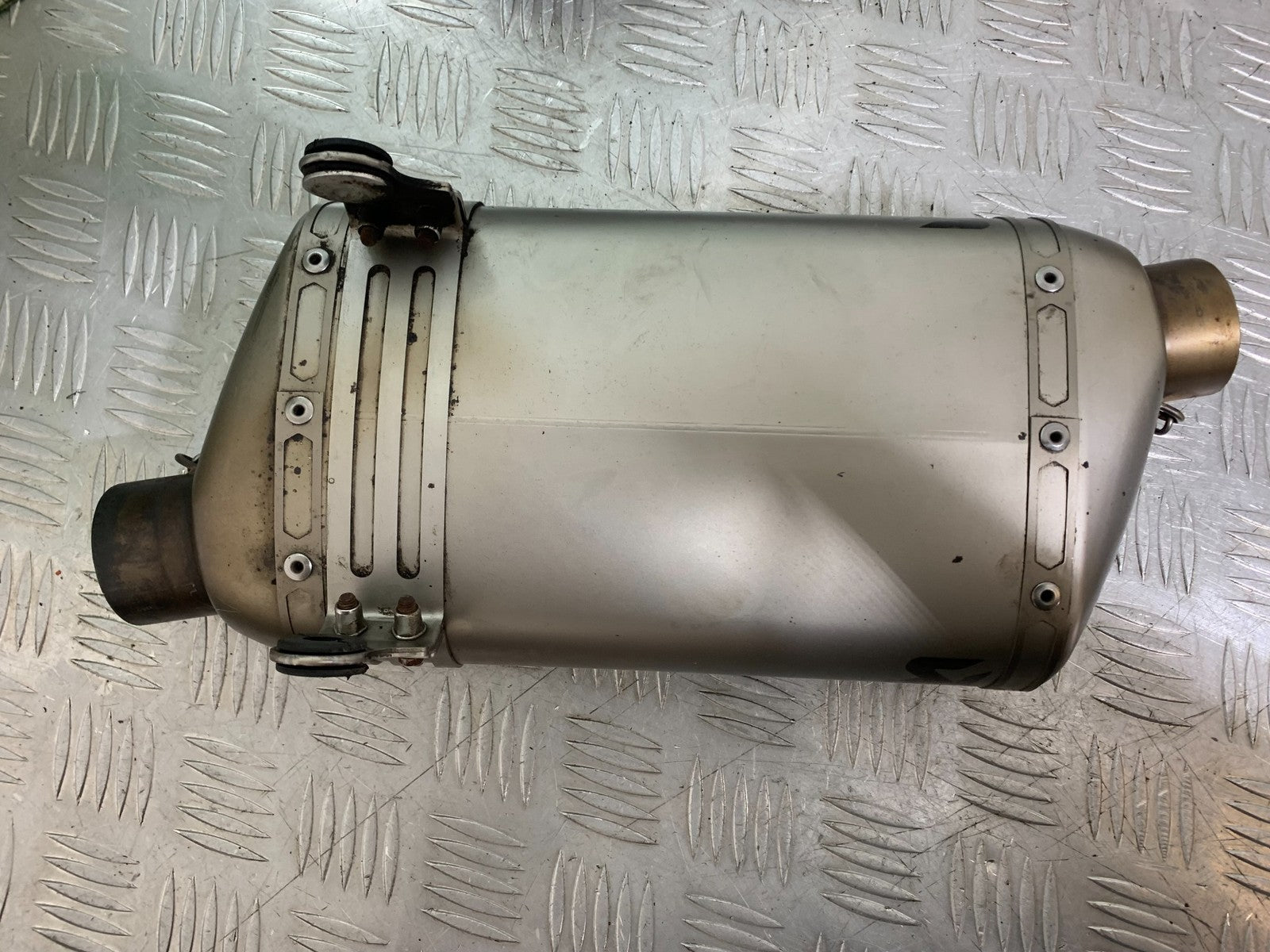 KTM 690 DUKE R LC4 AKRAPOVIC FULL EXHAUST SYSTEM YEAR 2012-2015  (CMB1180)
