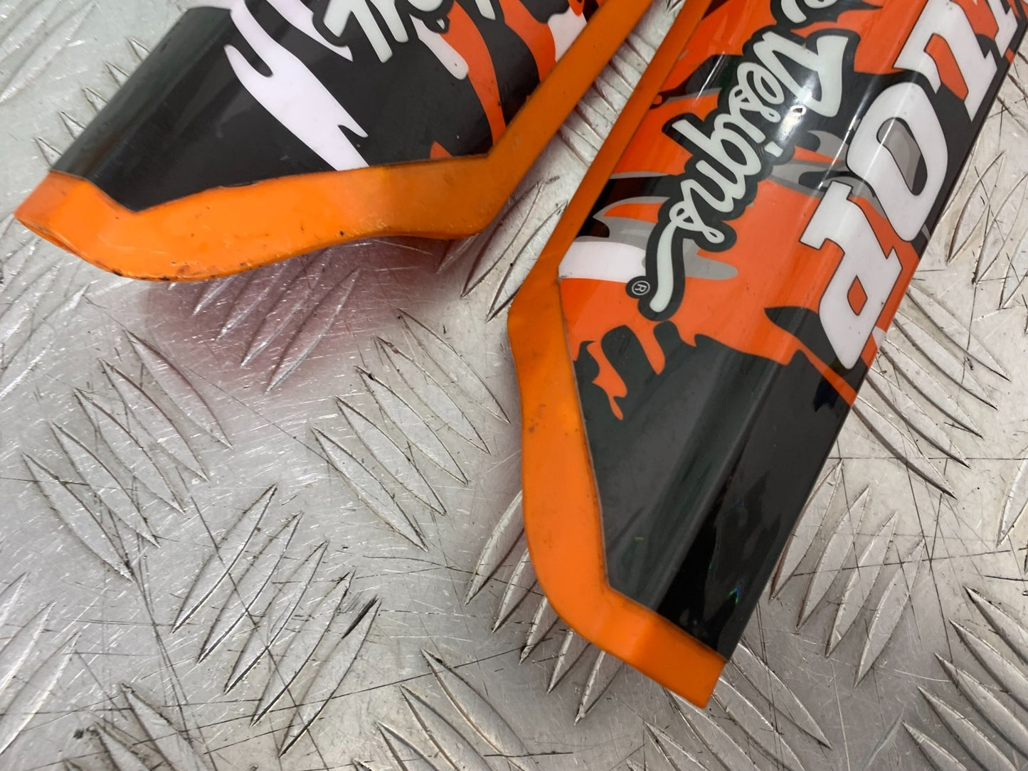 QINGQI QM125 GY-2B FORKS GUARDS YEAR 2016 (CMB1228)