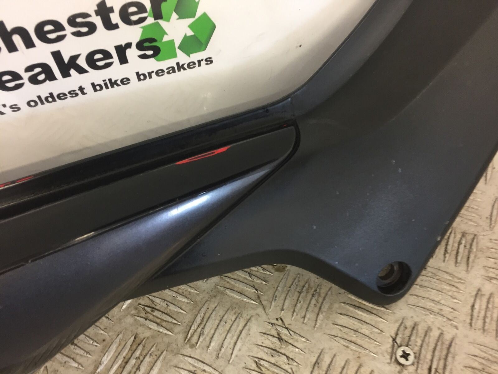 HONDA CBR125 CBR 125 RIGHT SEAT SIDE PANEL  YEAR 2008