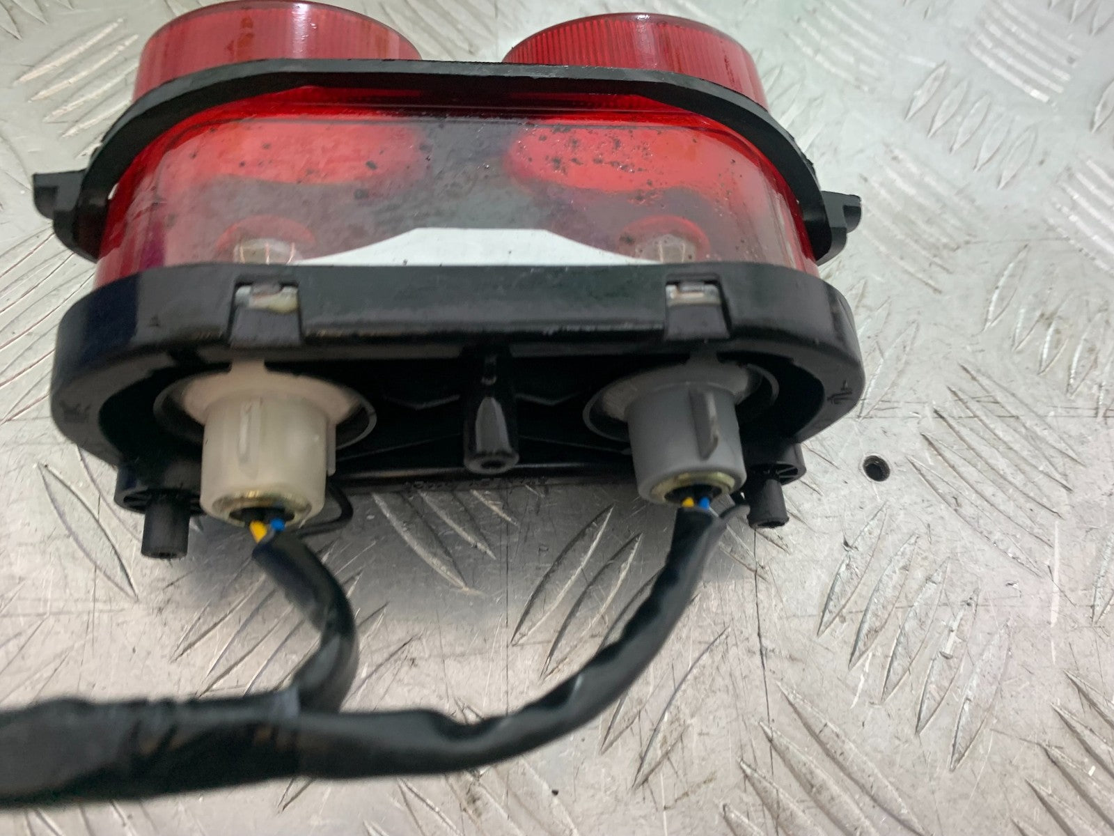 YAMAHA FZS1000 FAZER REAR LIGHT  YEAR 2001-05 (CMB1275)