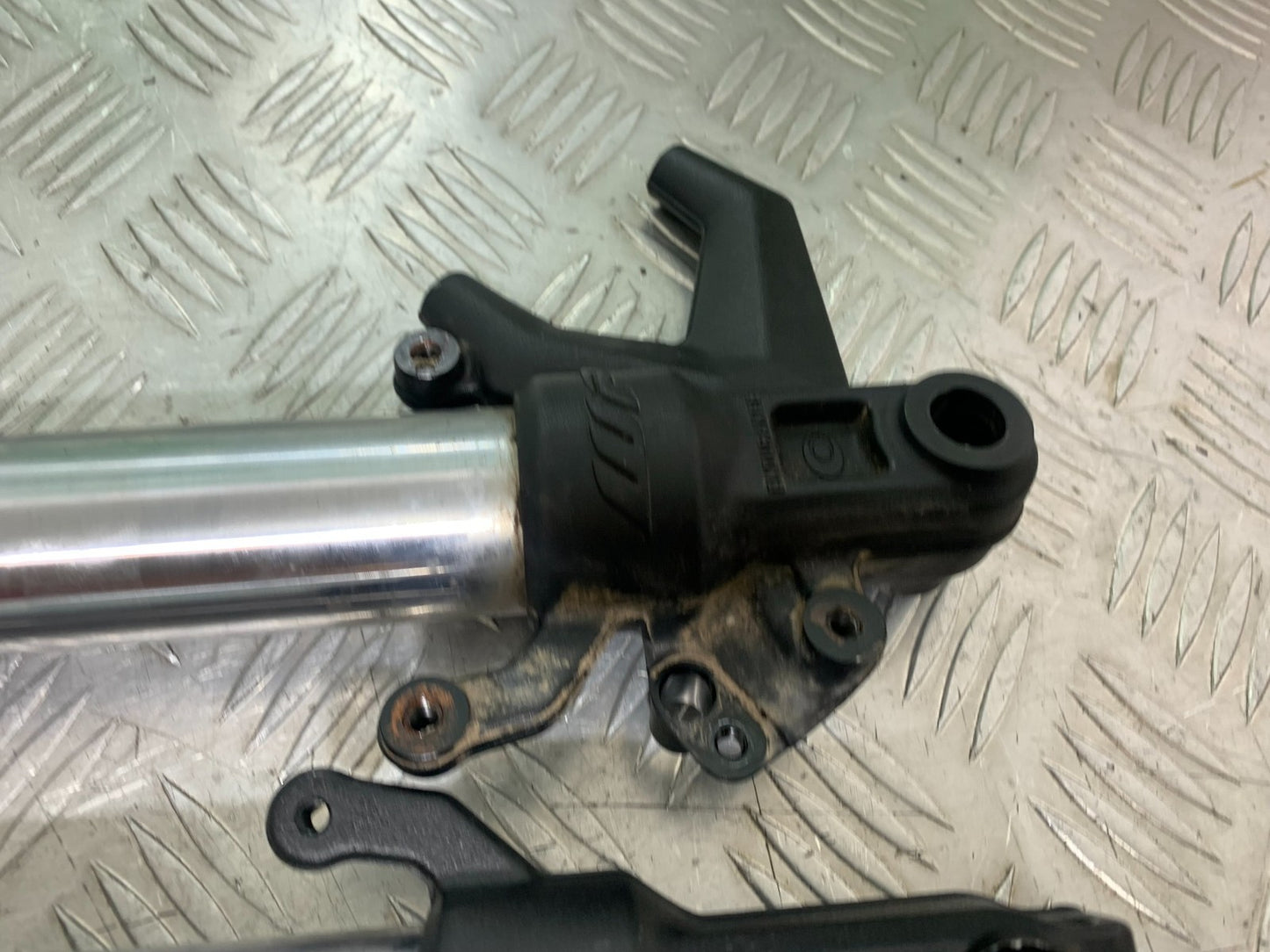 KTM 125 DUKE FORKS  YEAR 2018-2023 (CMB1185)