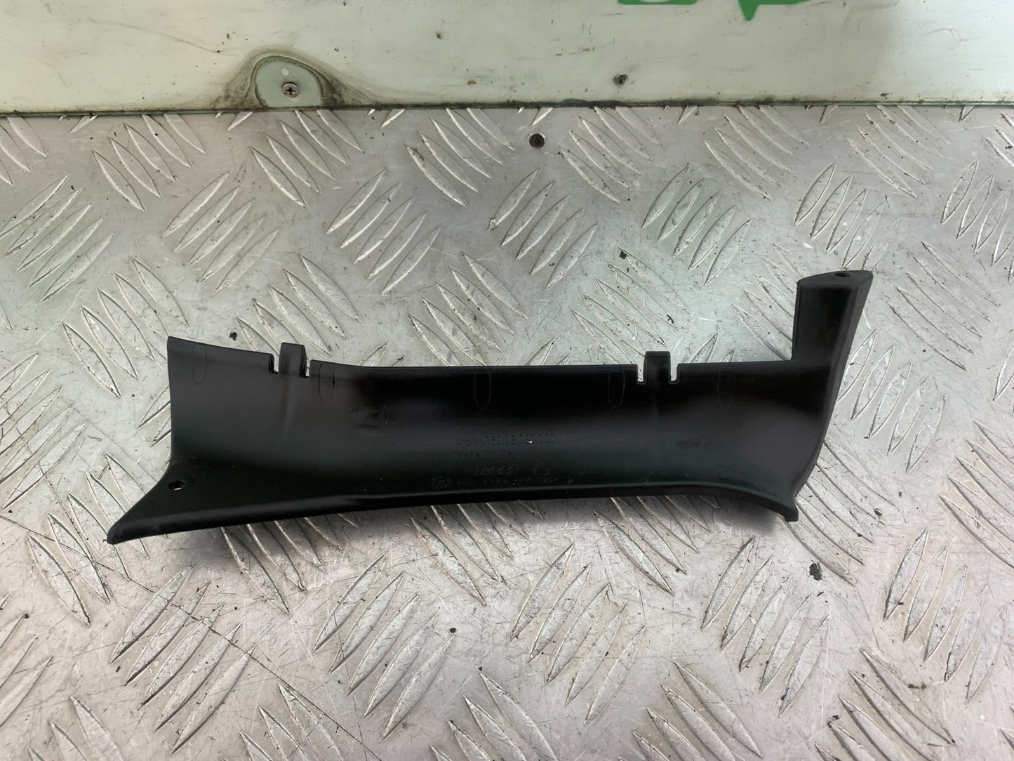 KTM 690 DUKE R LC4 CABLE GUIDE INFILL YEAR 2012-2015  (CMB1180)