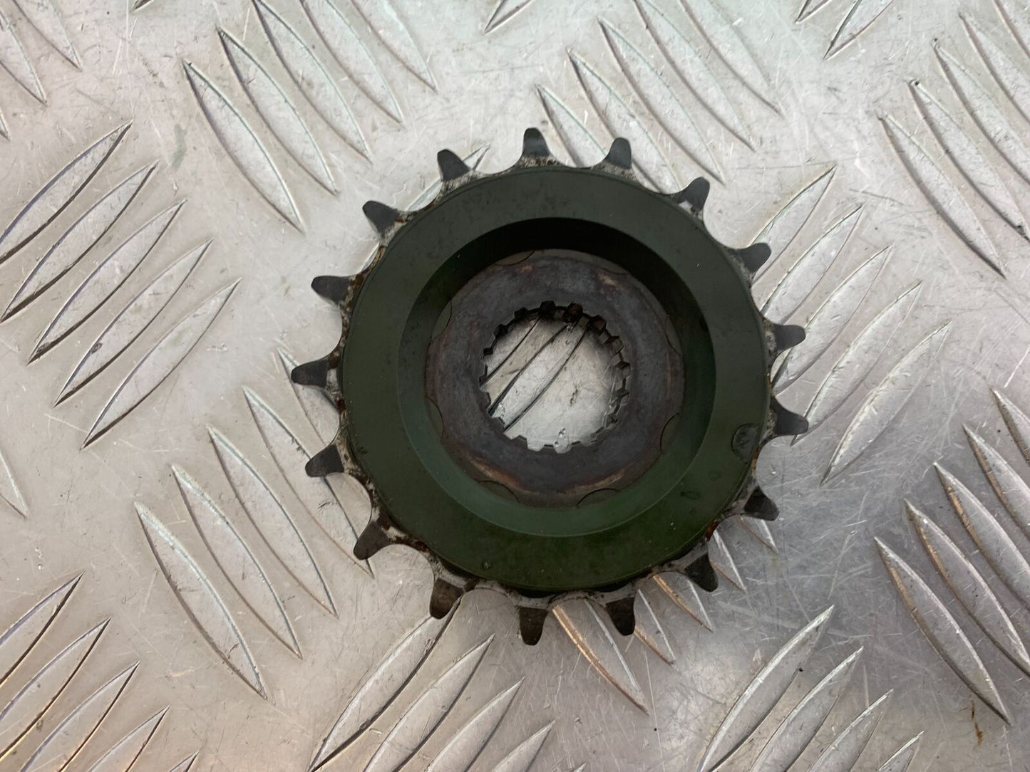 SUZUKI GSXR1000 GSXR 1000 FRONT SPROCKET    2009-2016 (CMB1049)