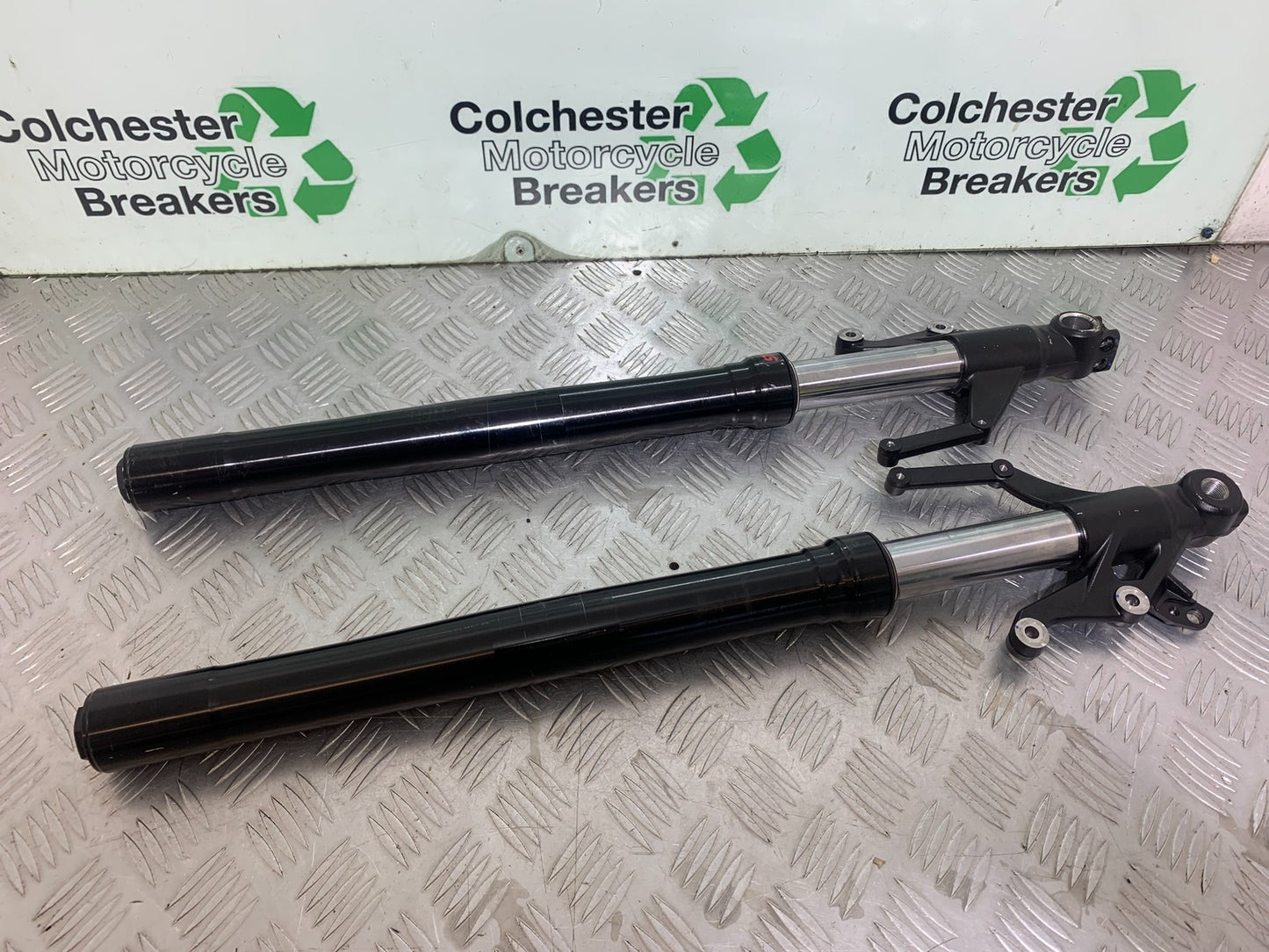 TRIUMPH TRIDENT 660 FORKS  YEAR 2021-2024 (CMB1148)