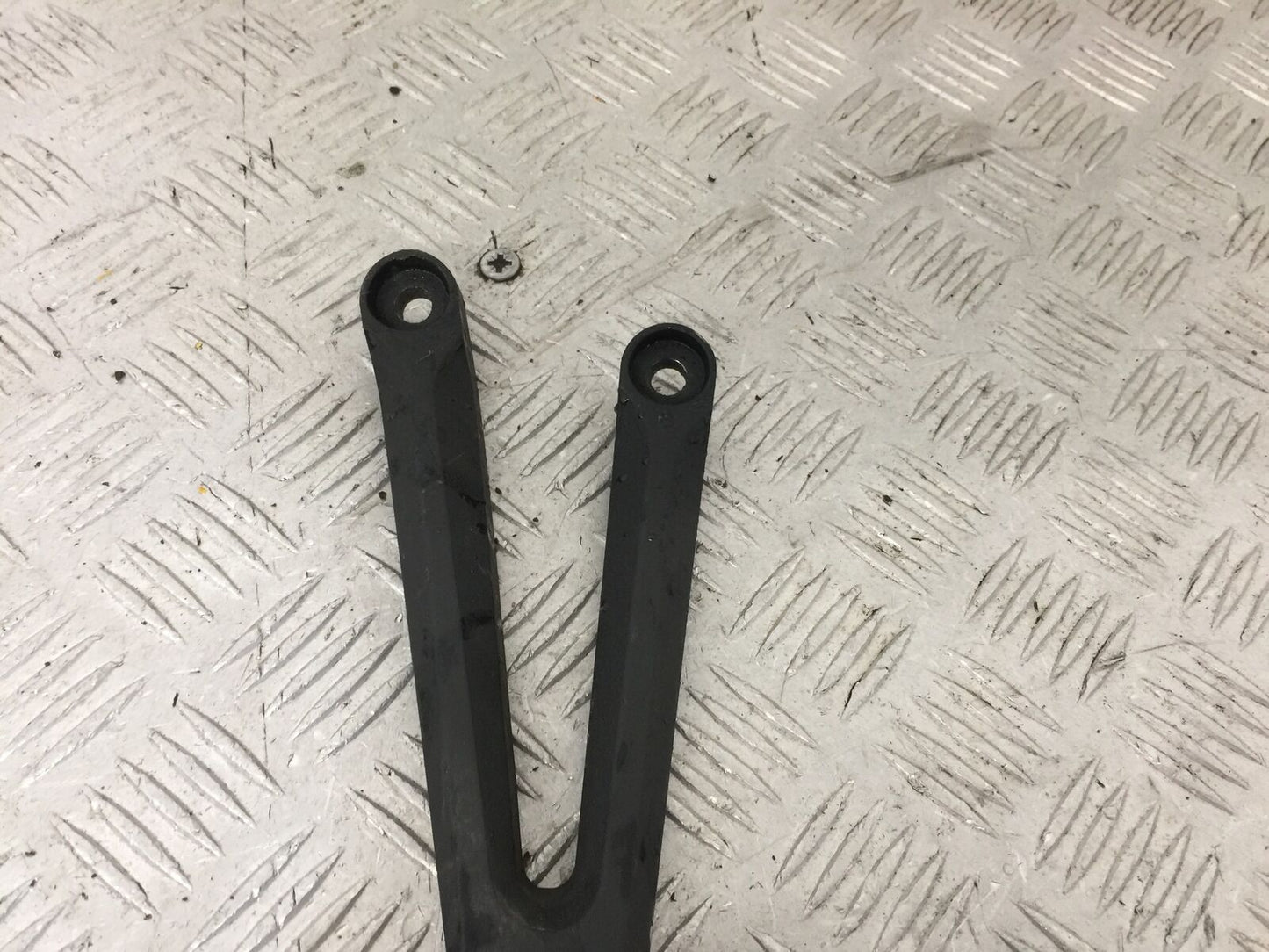 HONDA CBR1000 rr FIREBLADE LEFT REAR HANGER  YEAR 2004  (STOCK 853)